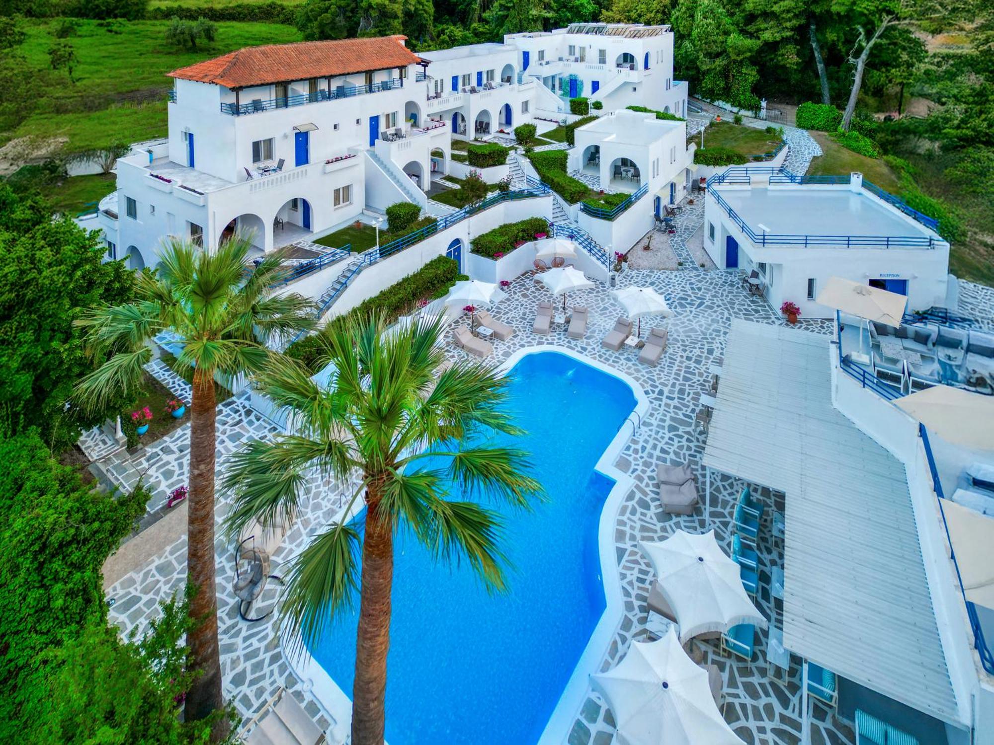 9. Theo Bungalows