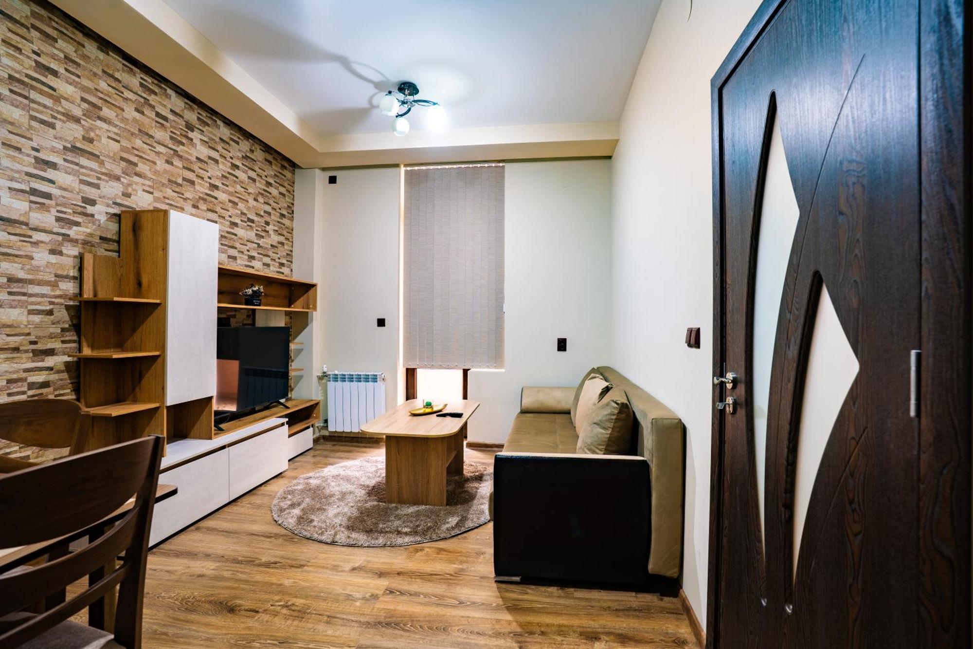 5. Апартамент 1ви етаж - Център