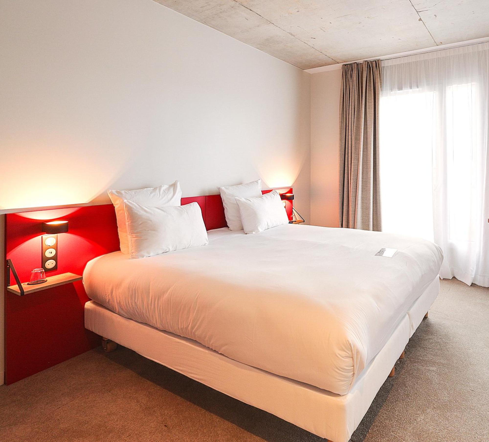 10. Best Western 11BAUER Paris St Ouen