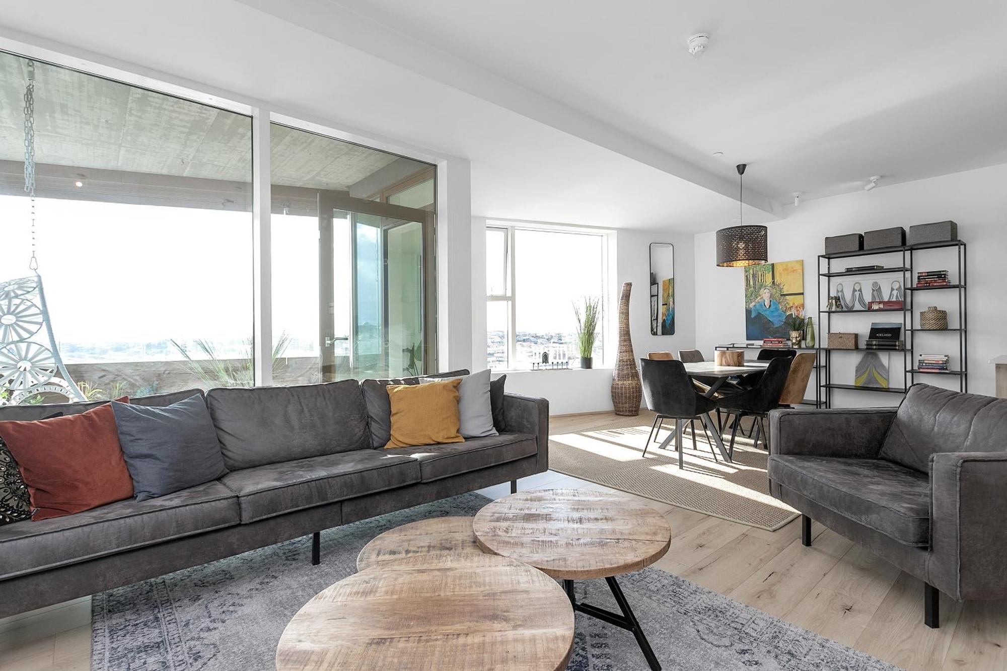 Rymlig lyxig 3-rumslägenhet med 2 badrum 1003