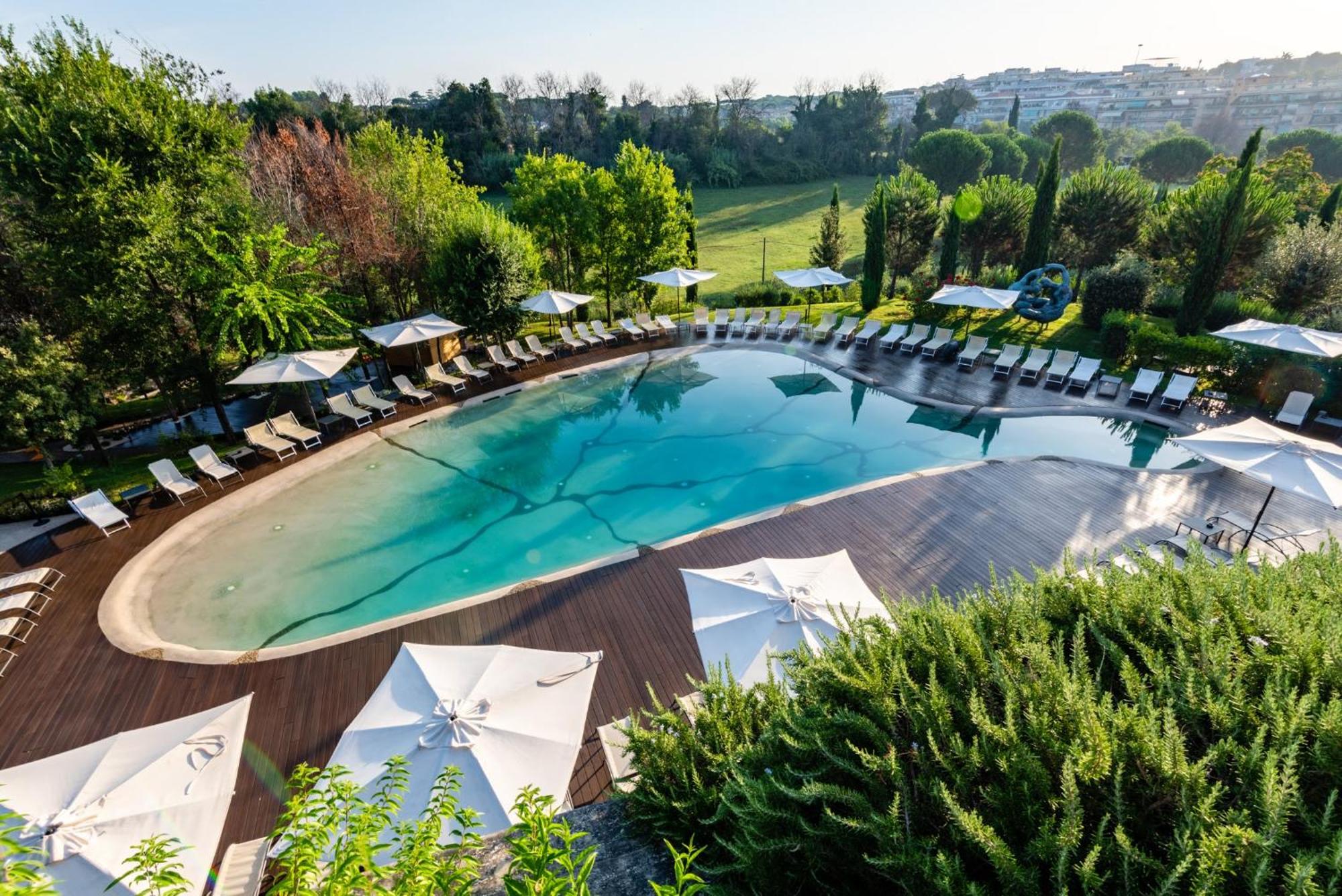 6. A. Roma Lifestyle Hotel