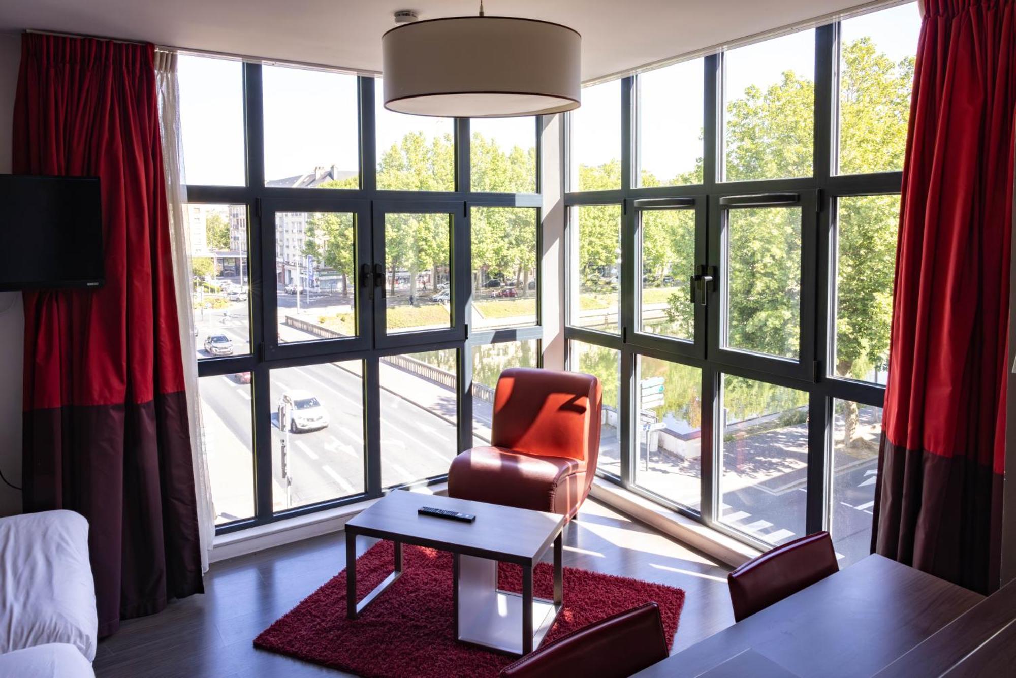 8. B&B HOME Caen Centre Gare
