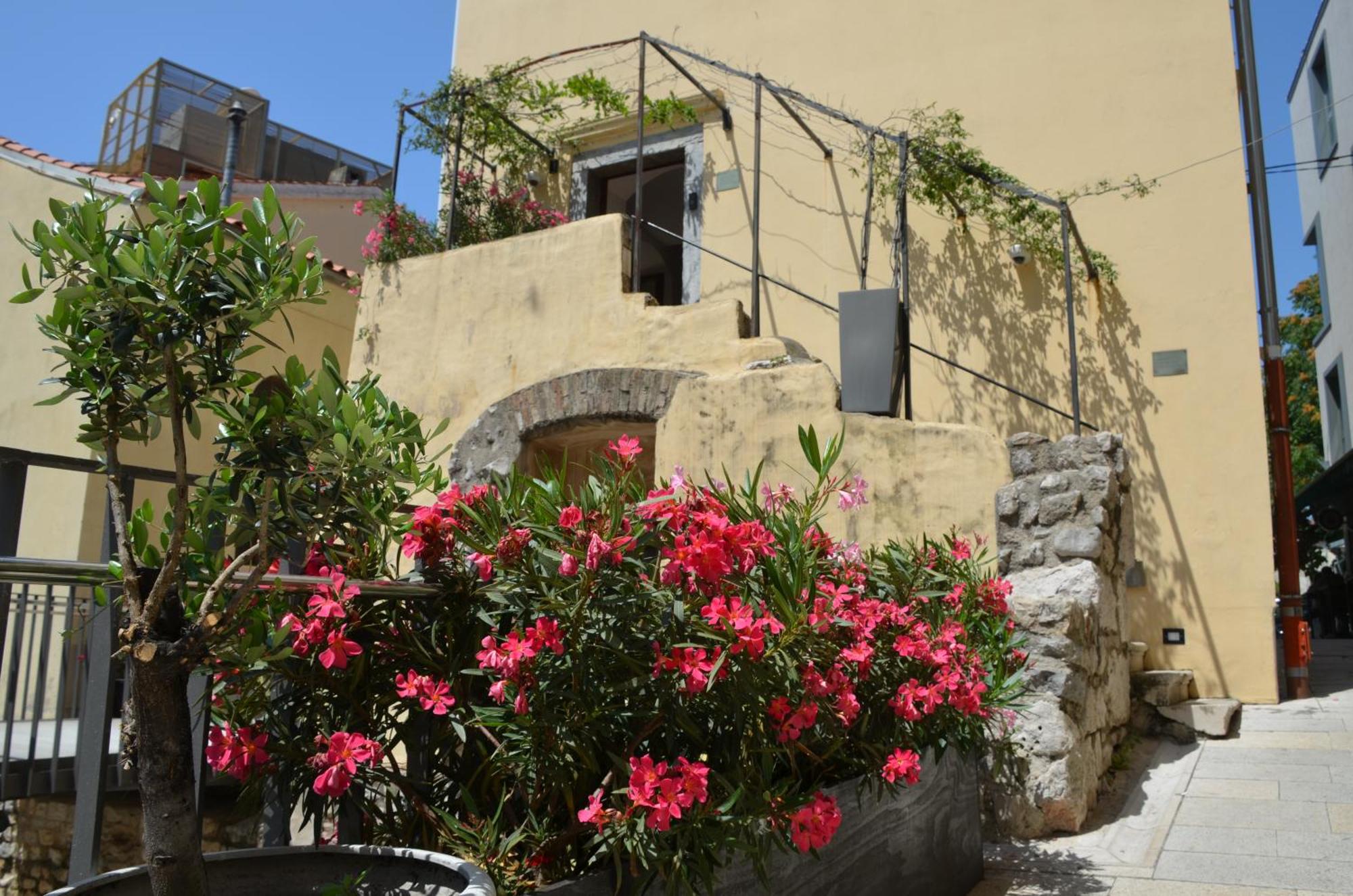2. Old Town Inn