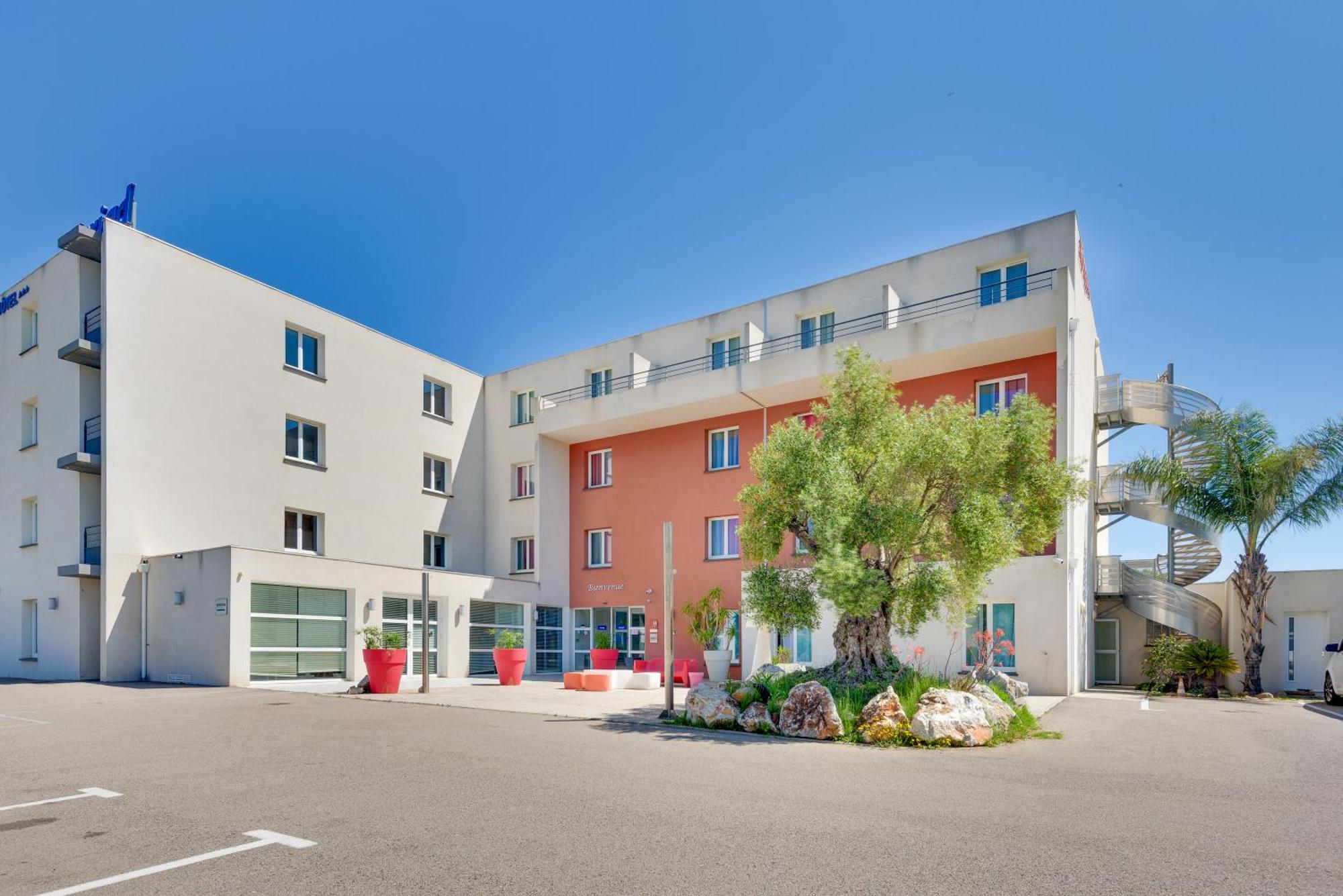 7. Kyriad Perpignan Sud