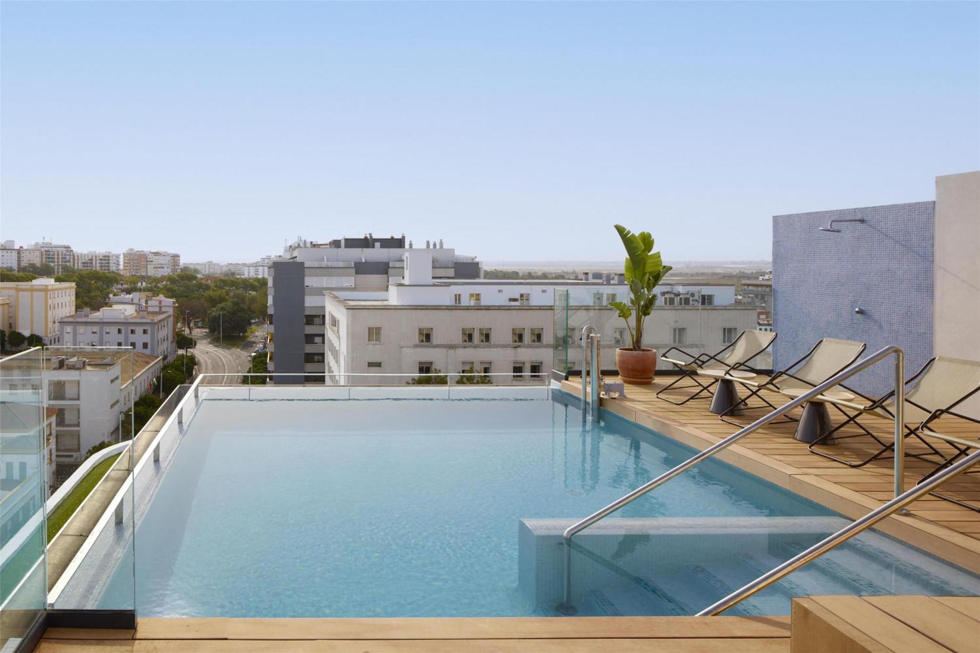 6. Hostal Huelva Art