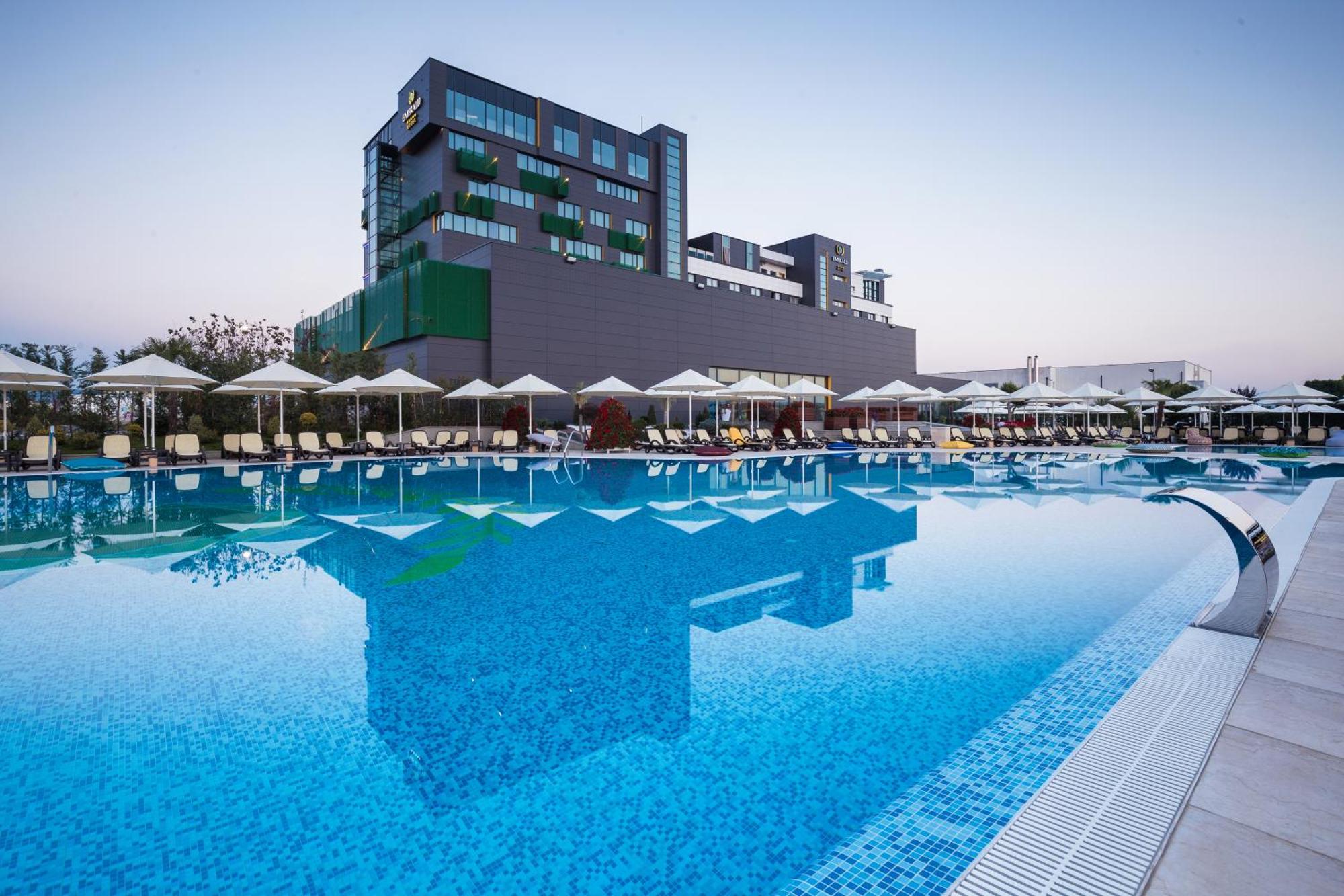 2. Emerald Hotel