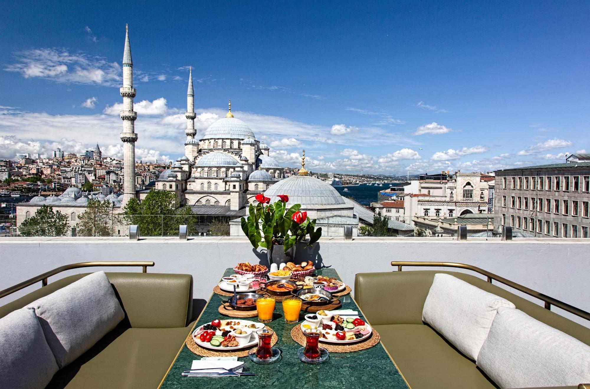 9. Mest Hotel