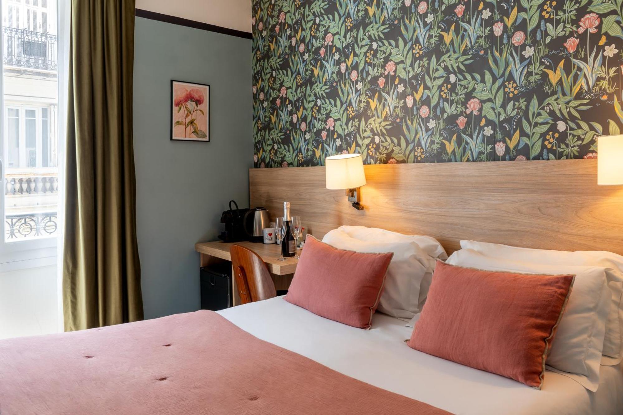 5. Hotel De France