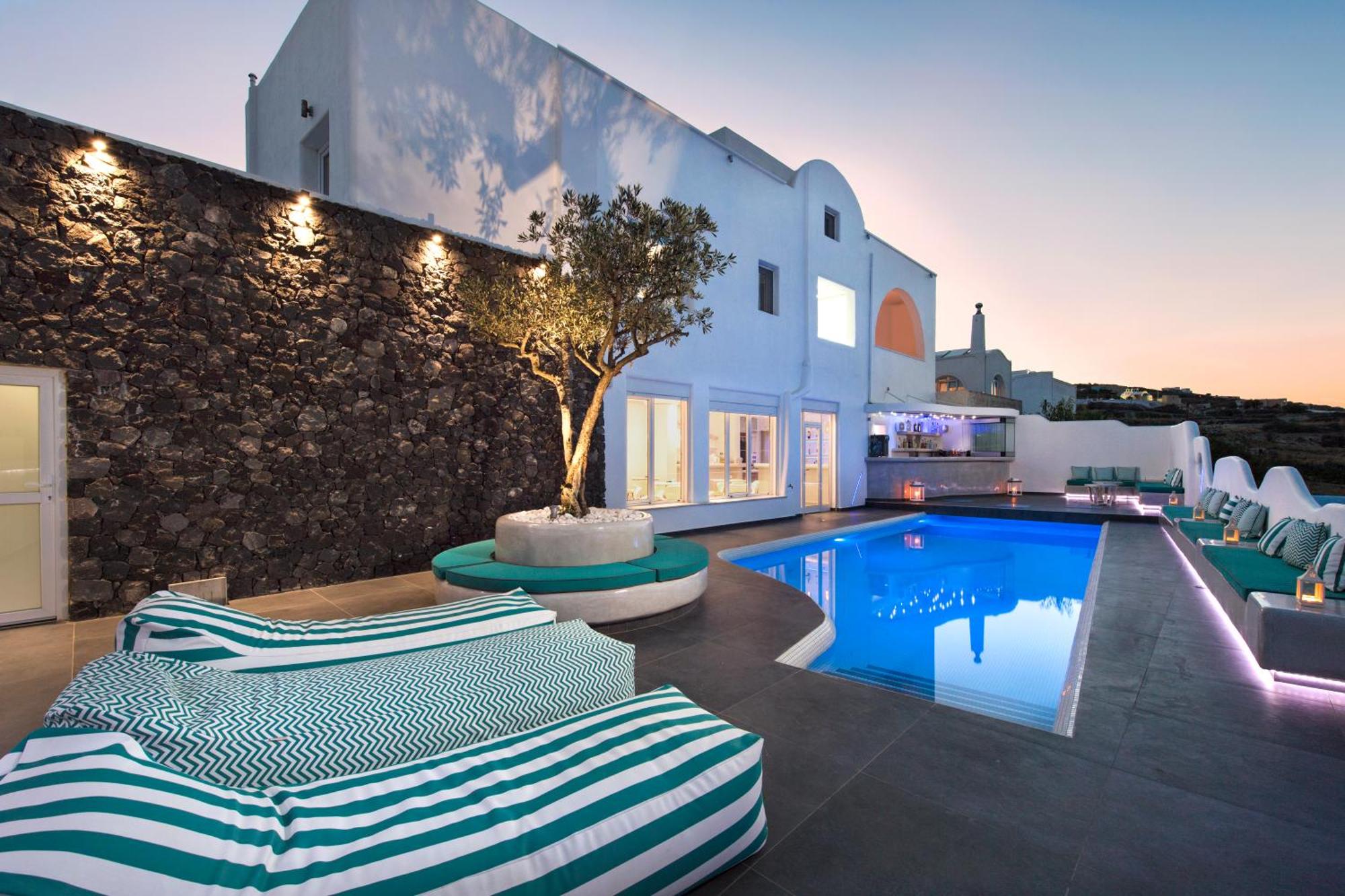 Top 10 Places To Stay in Fira