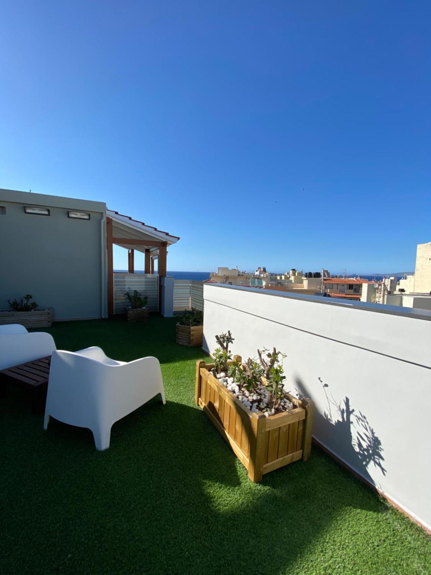 4. Kastro Hotel