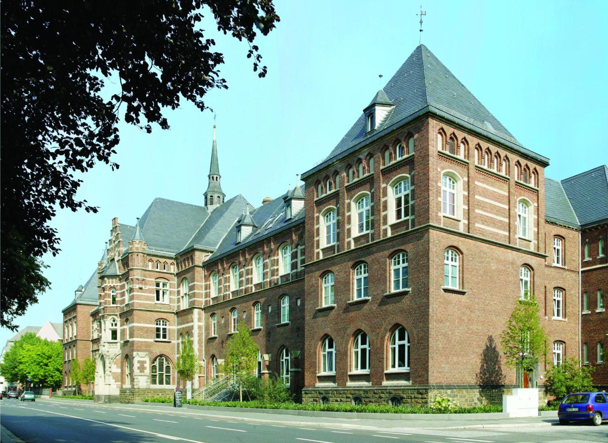 9. Collegium Leoninum