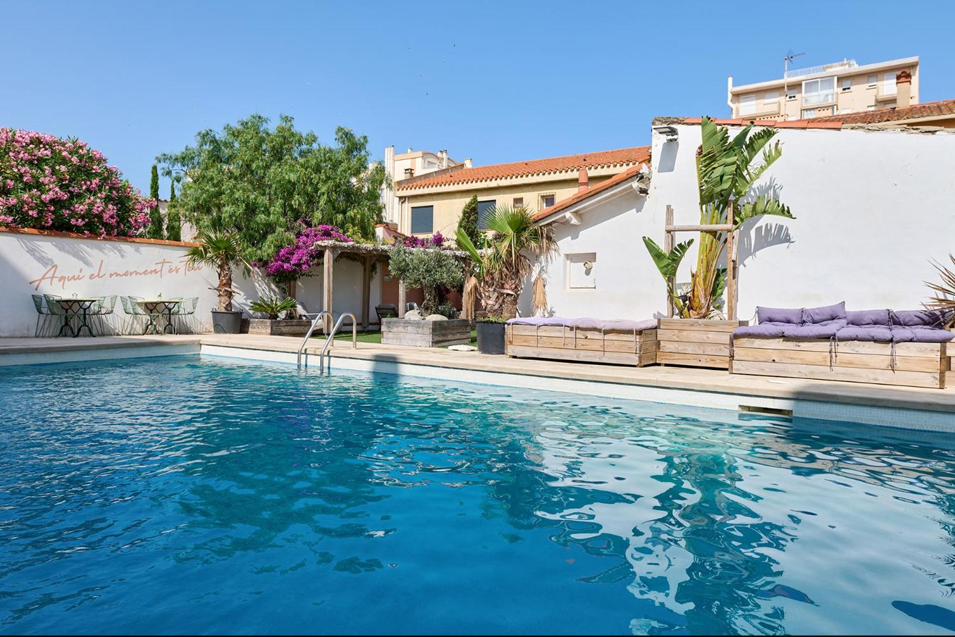 2. Hotel Les Sables