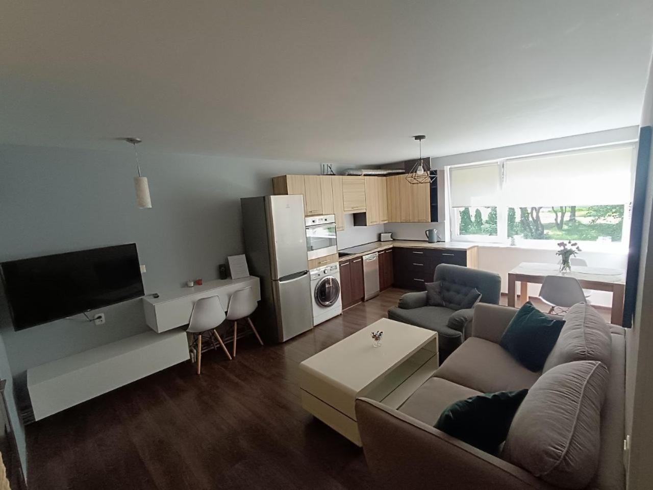 9. Julia's Apartment