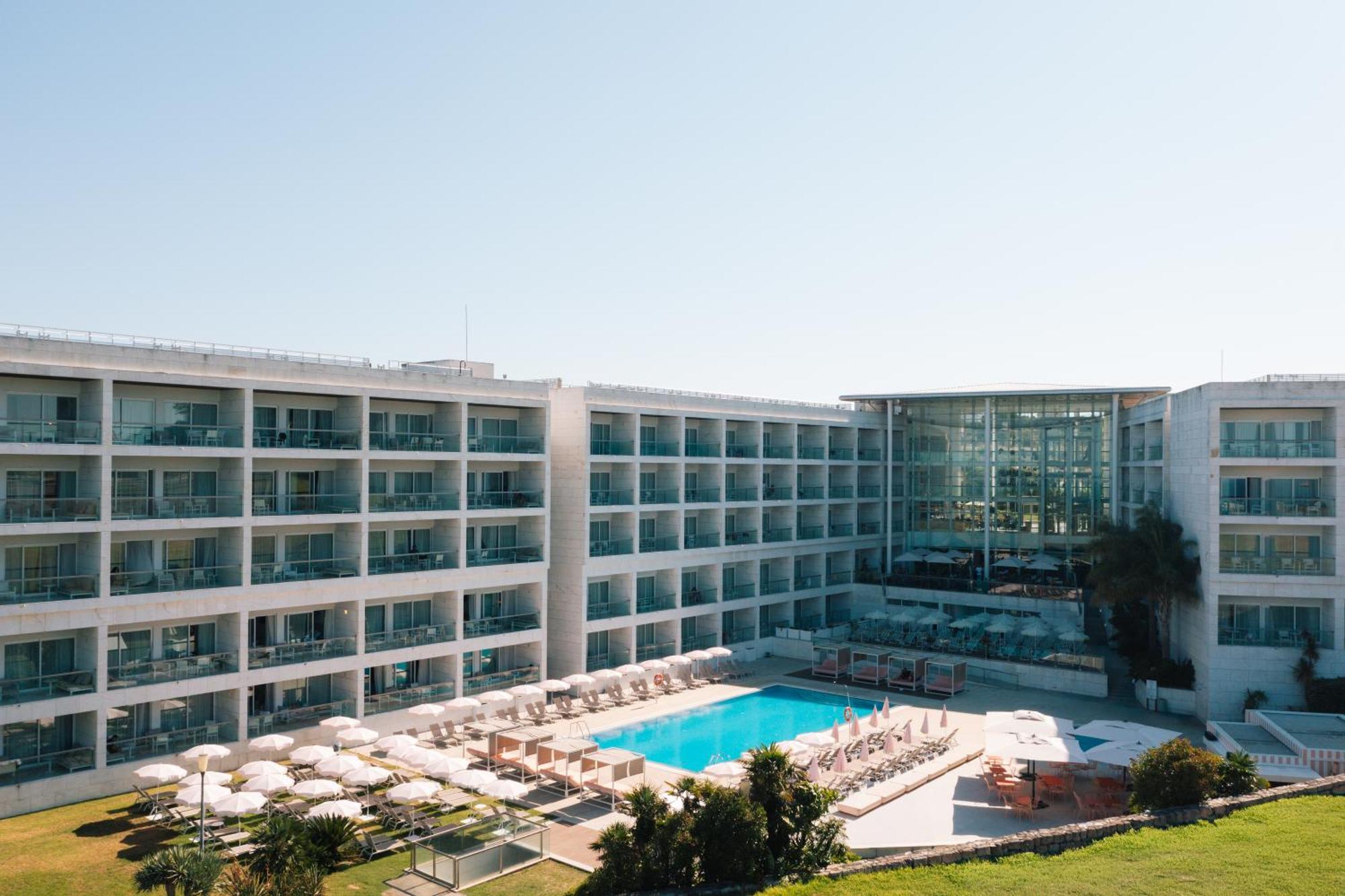 1. Crowne Plaza Caparica Lisbon