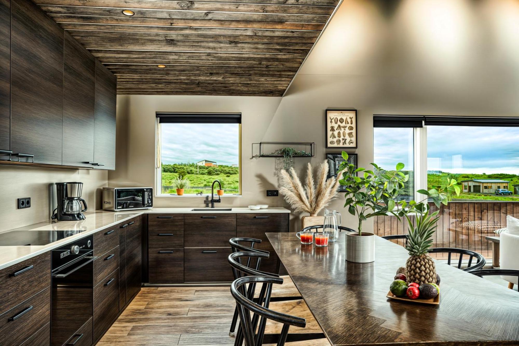 Lyxig timmerstuga med bubbelpool