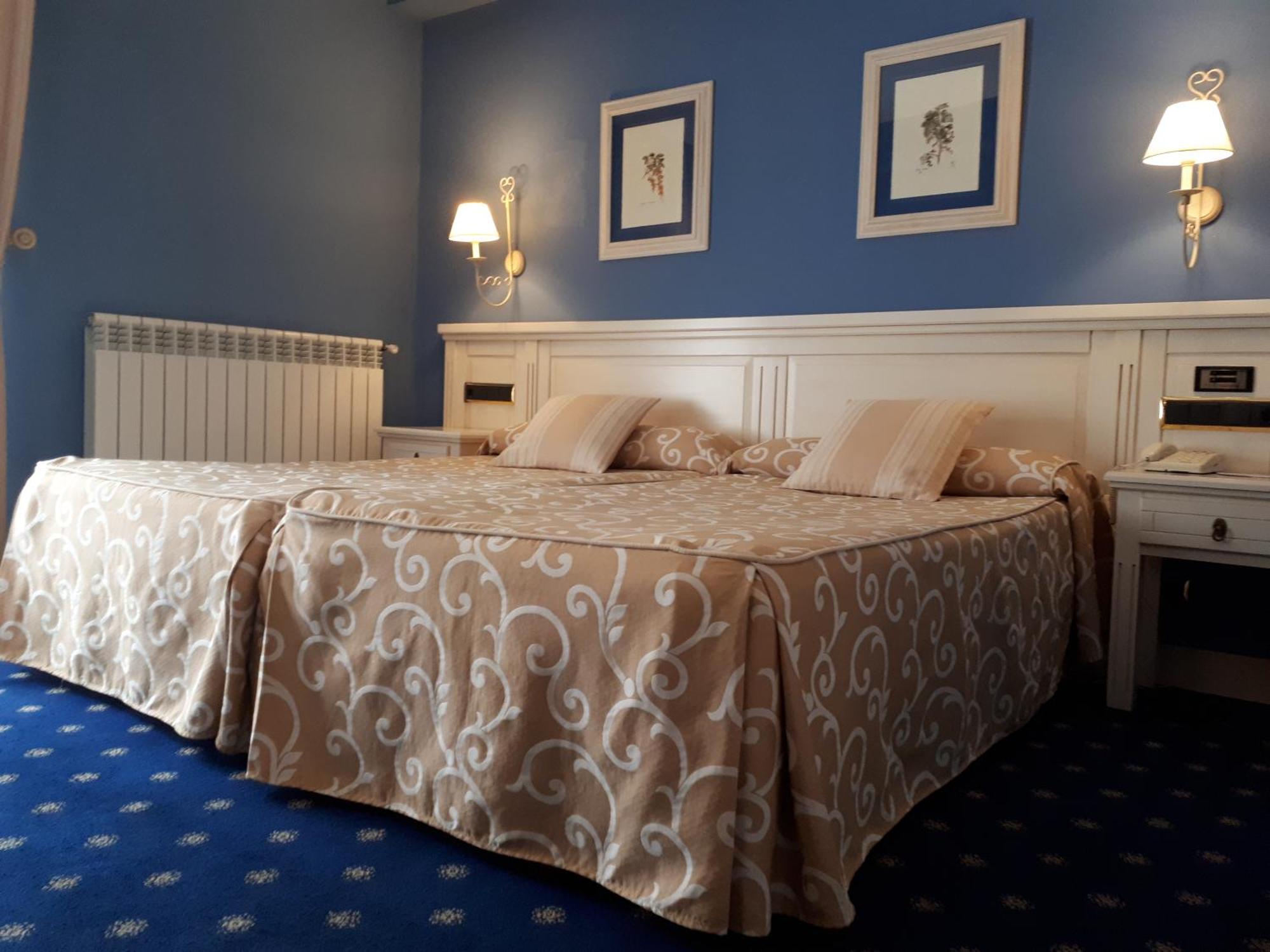 4. Hotel Leonor Miron