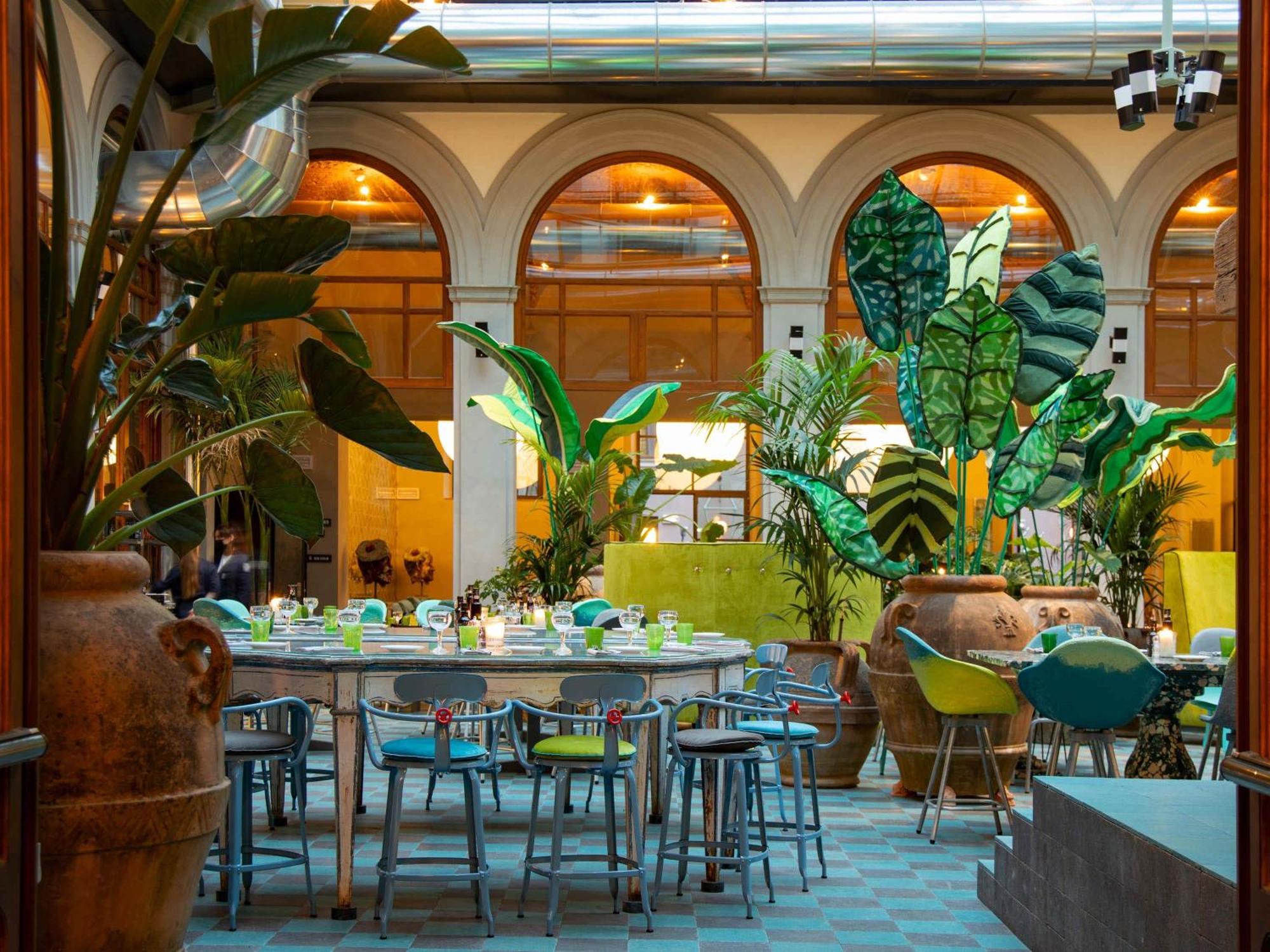 4. 25hours Hotel Piazza San Paolino