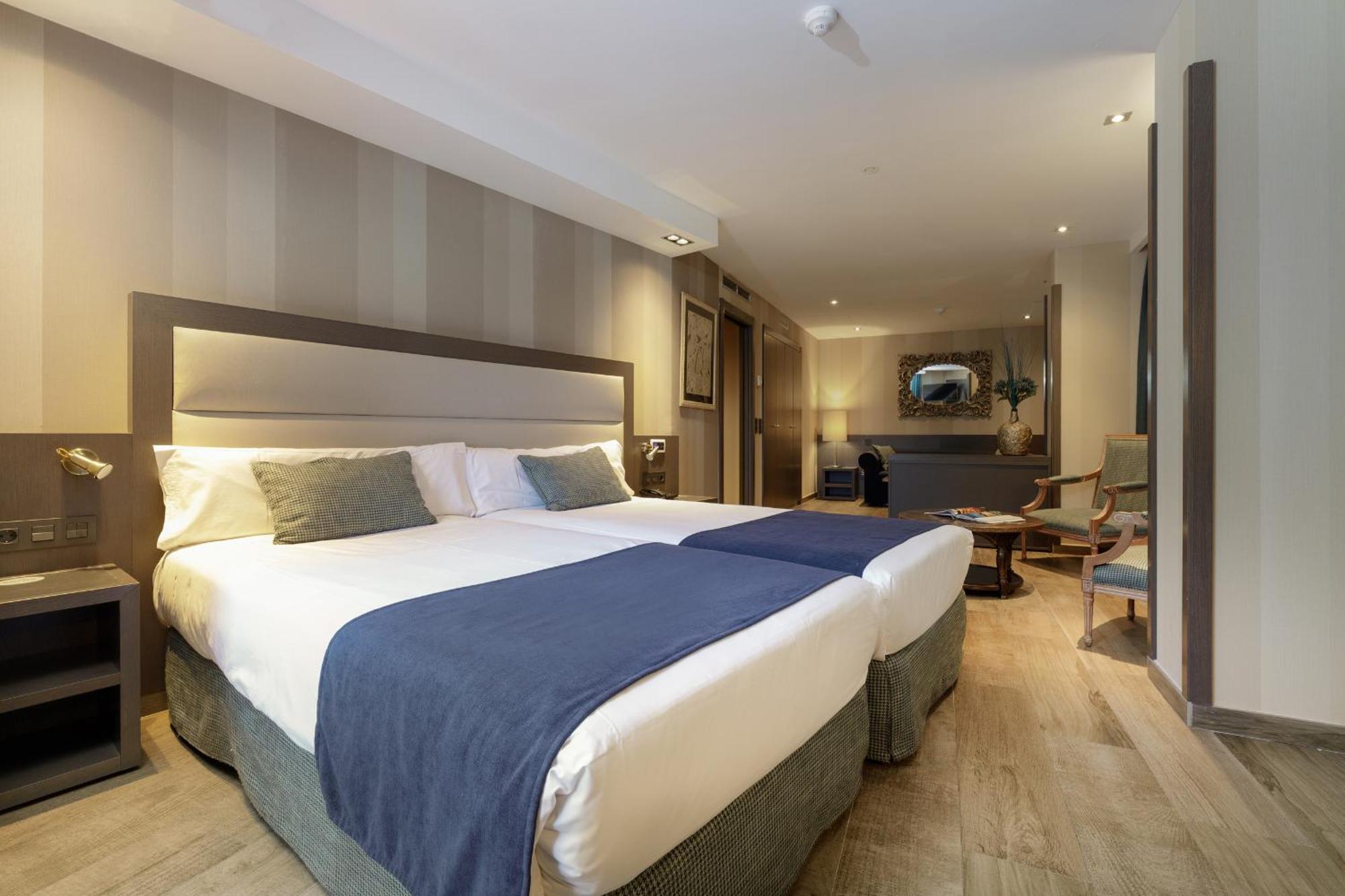 4. Hotel Reina Cristina