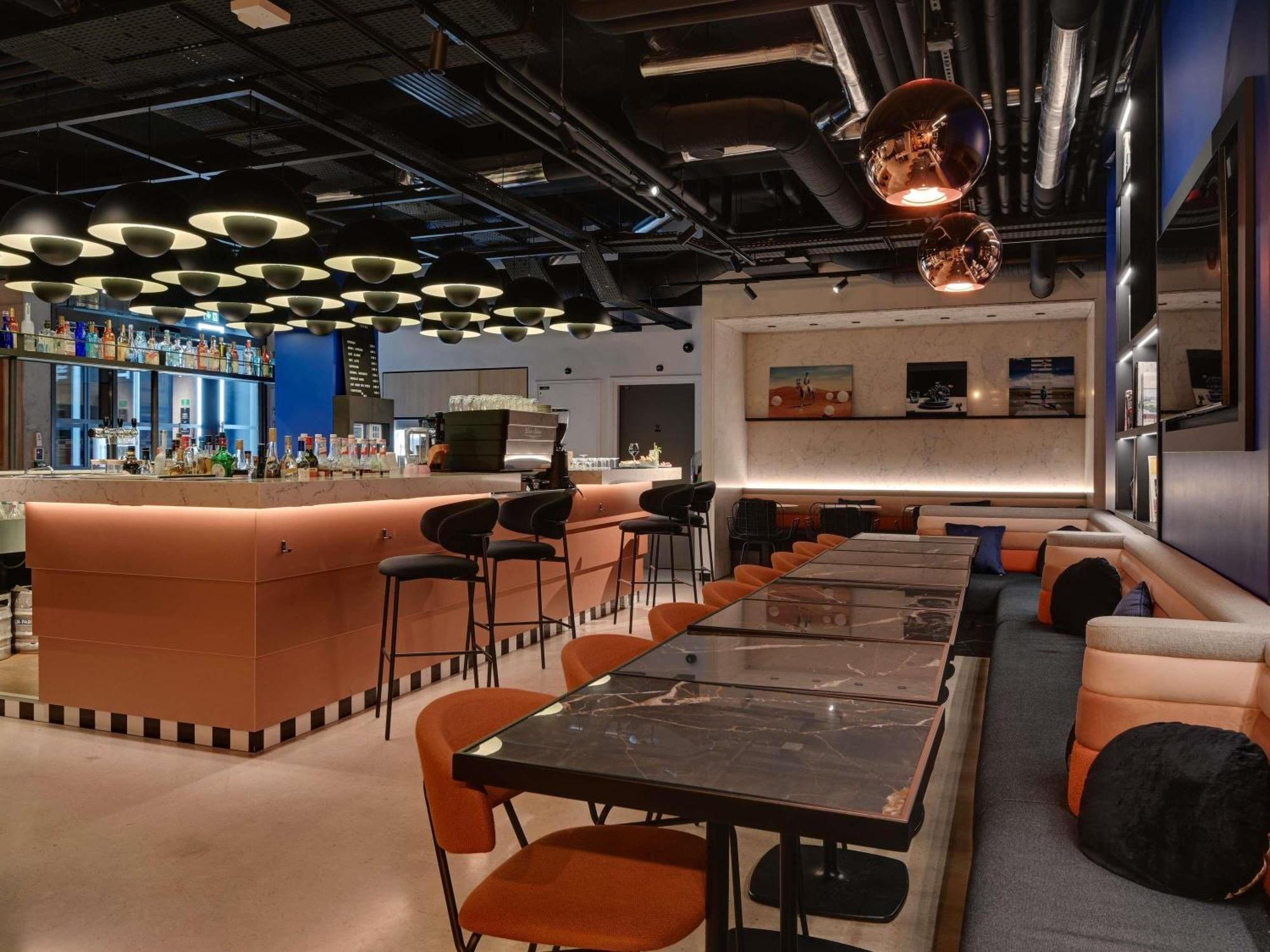 1. Tribe Paris Saint Ouen