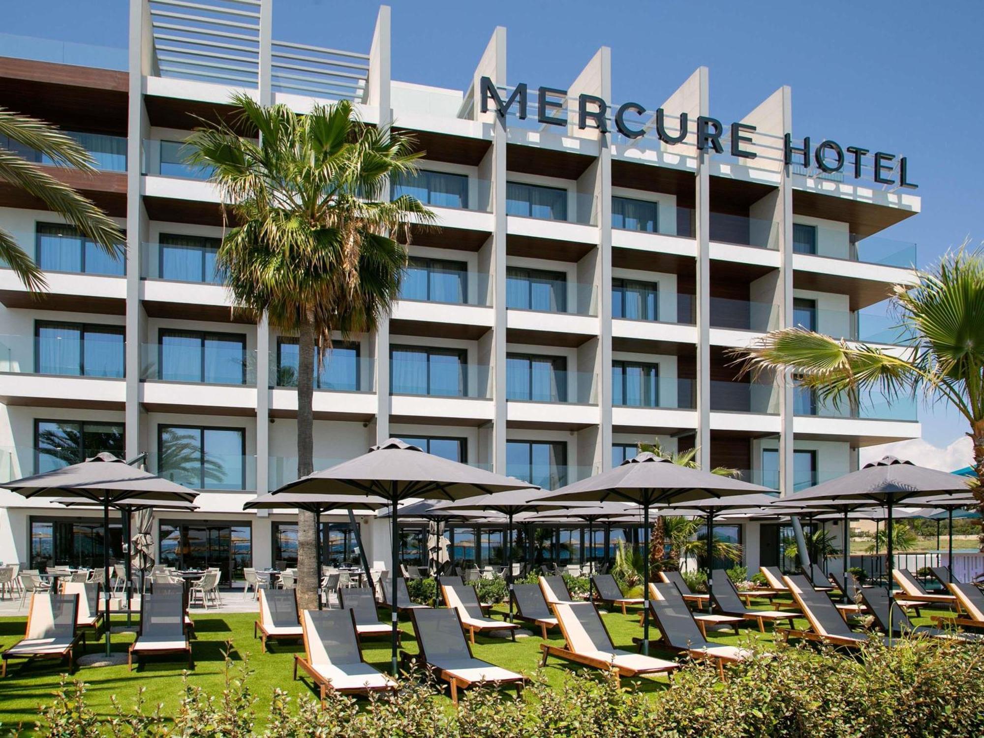 7. Mercure Larnaca Beach Resort