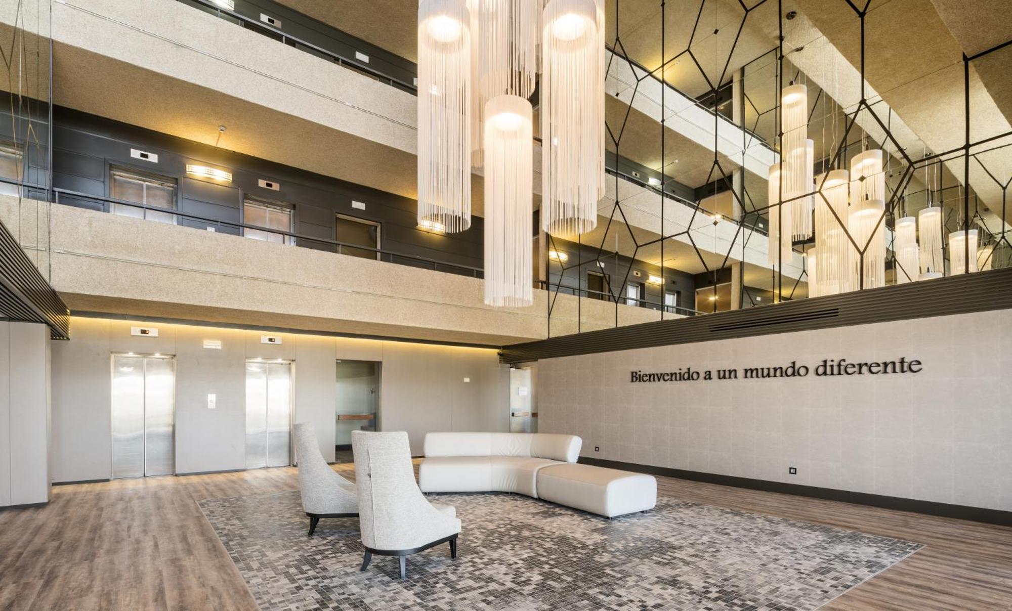 6. Hotel ILUNION Las Lomas