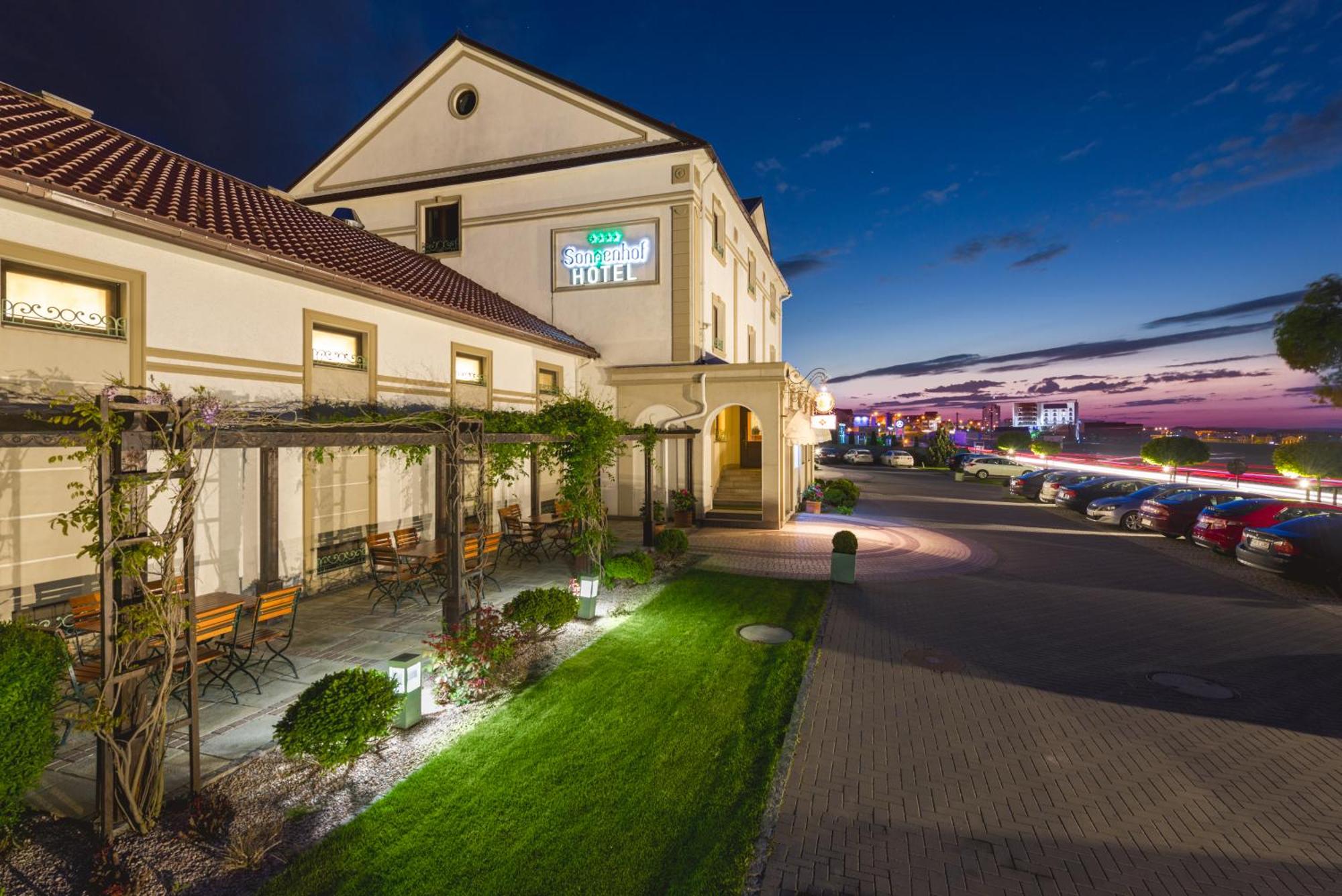 3. PRESTIGE PLAZA
