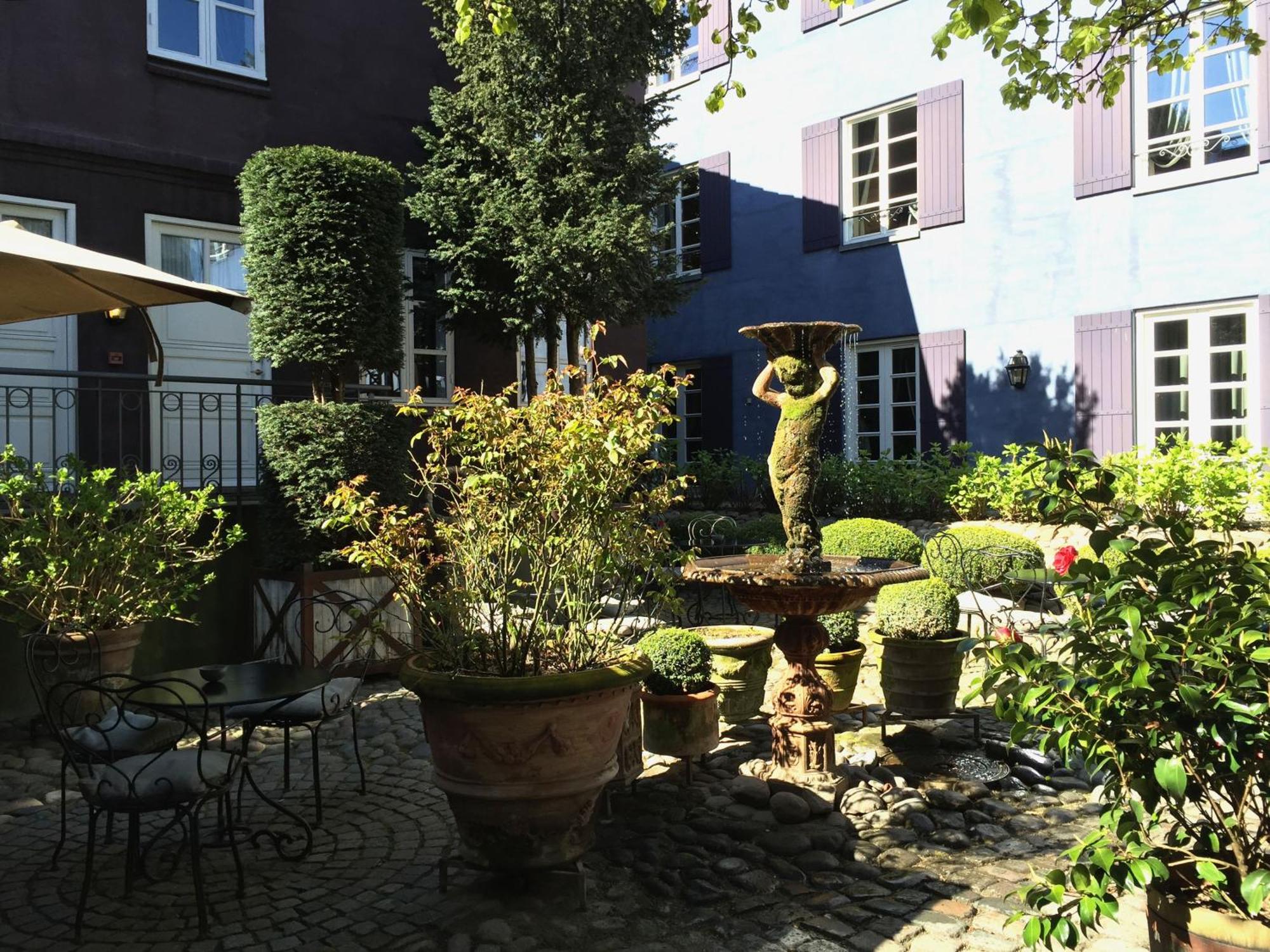 9. Villa Provence