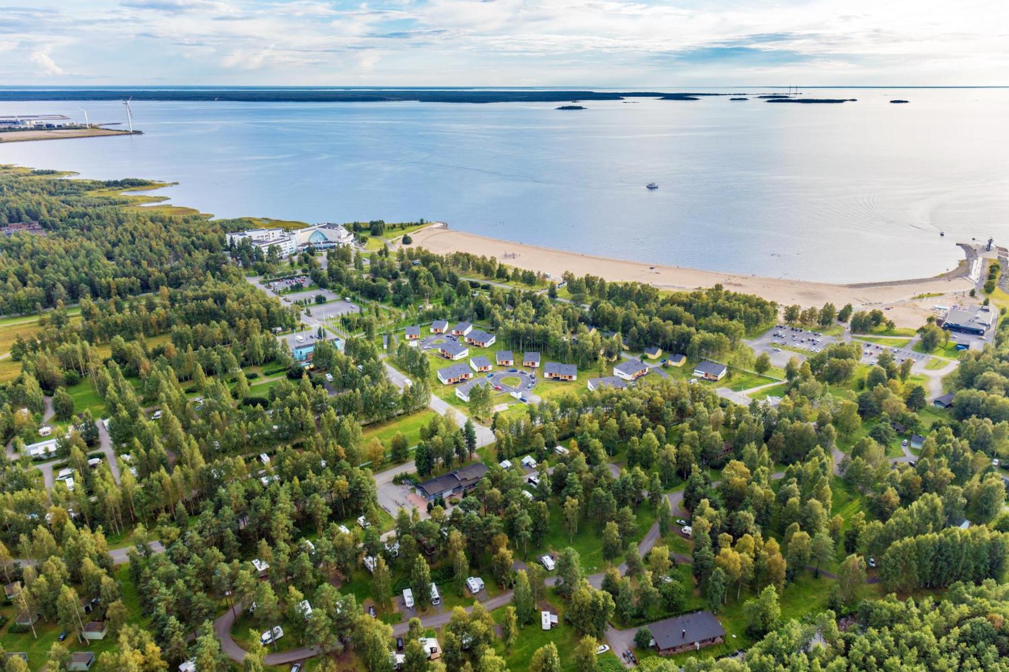 9. Nallikari Holiday Village