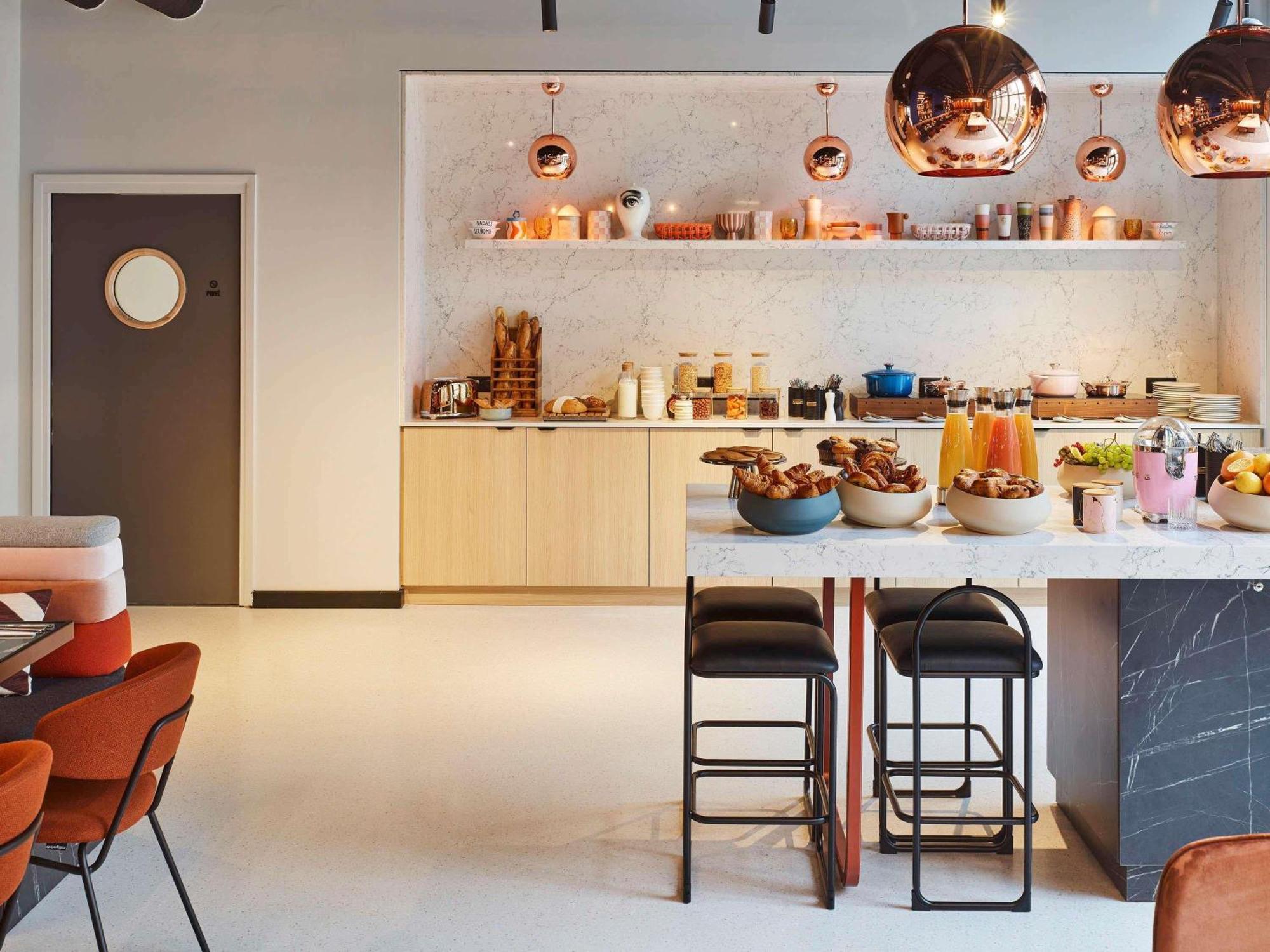 1. Tribe Paris Saint Ouen