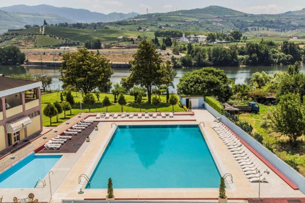 8. Hotel Columbano