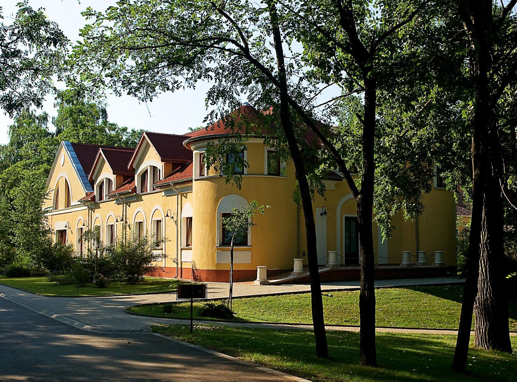 Top 10 Places To Stay in Kecskemét