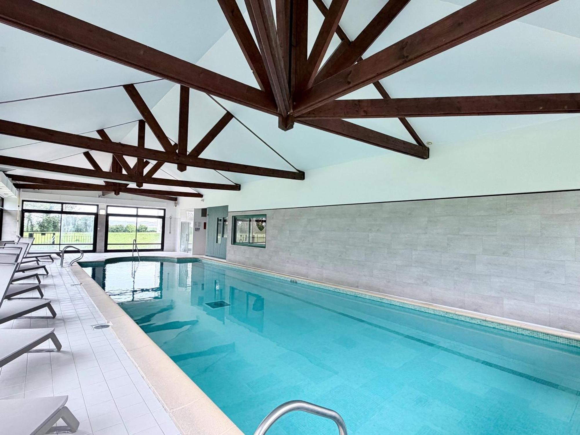 2. Holiday Inn Calais Coquelles