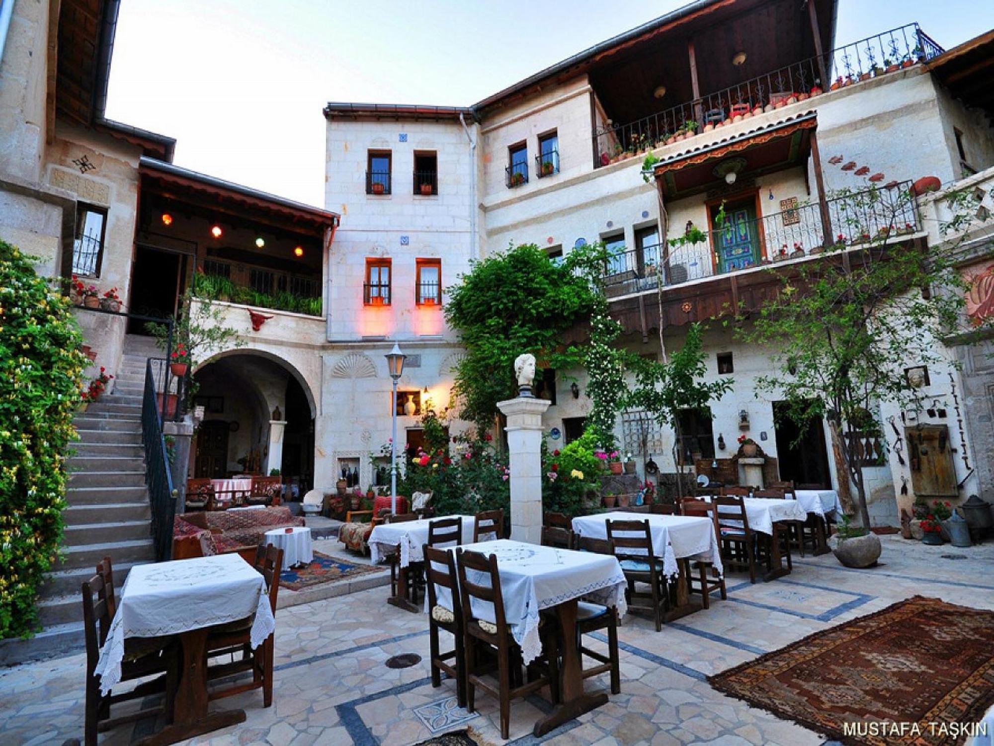 3. Sofa Hotel