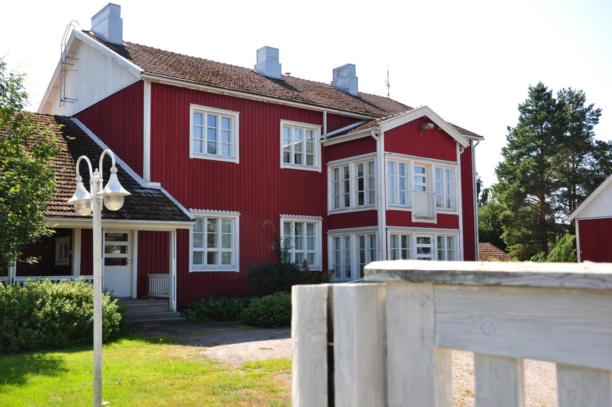 6. Opintola B&B