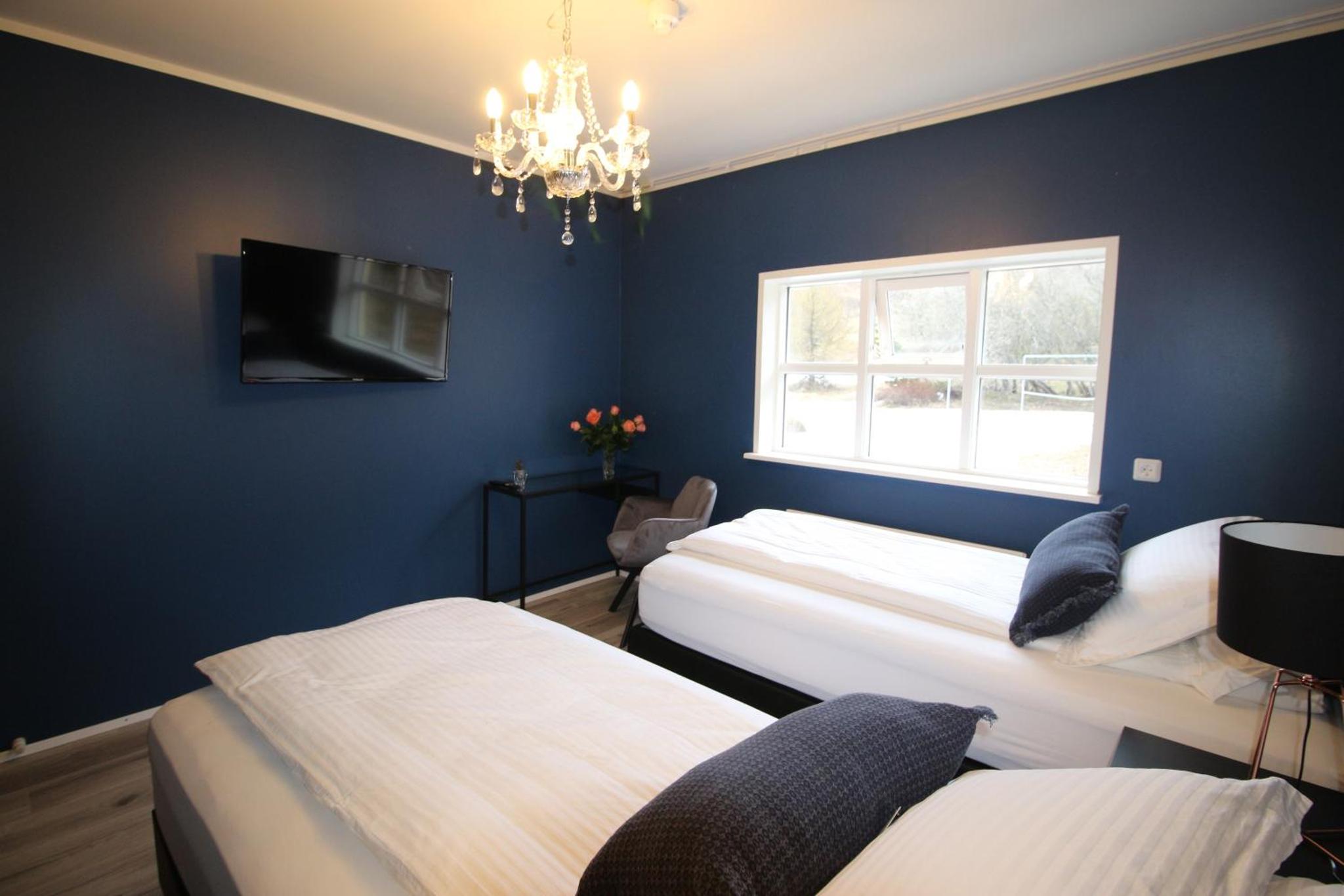 North Mountain View Suites