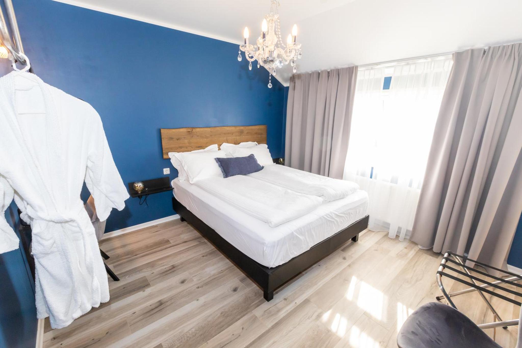 North Mountain View Suites