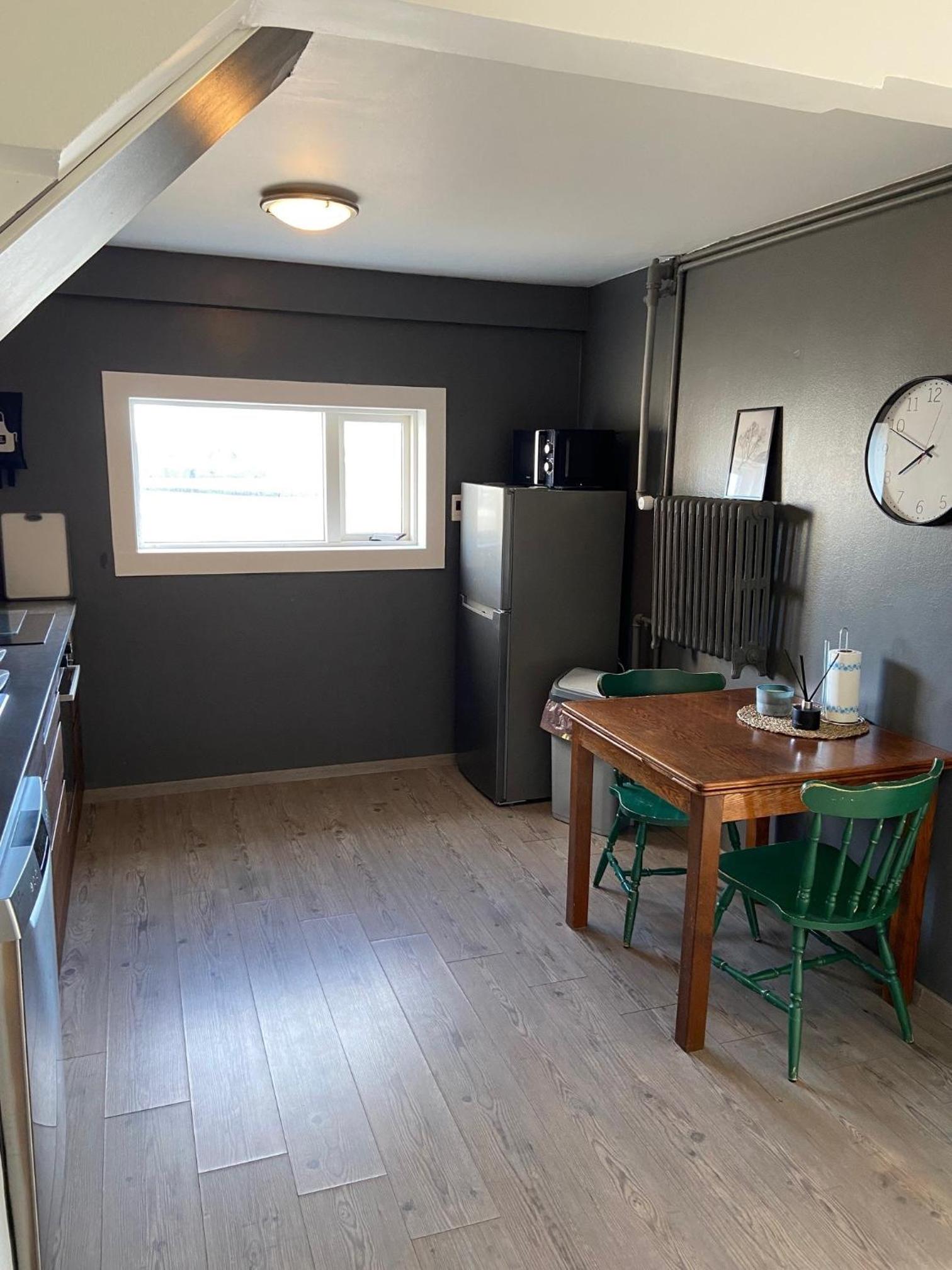 The Little Guesthouse Downtown - Keflavik Airport