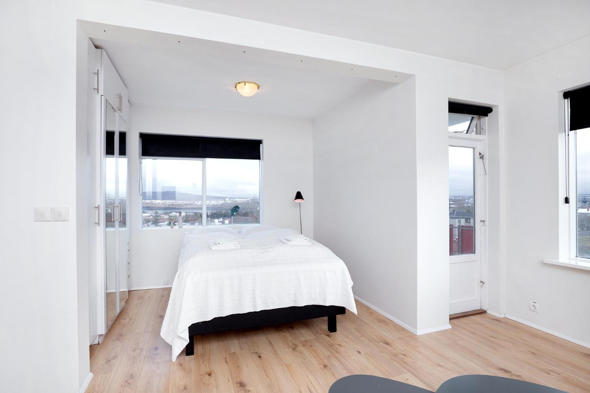 City view, bright & cozy - Free parking (A4)