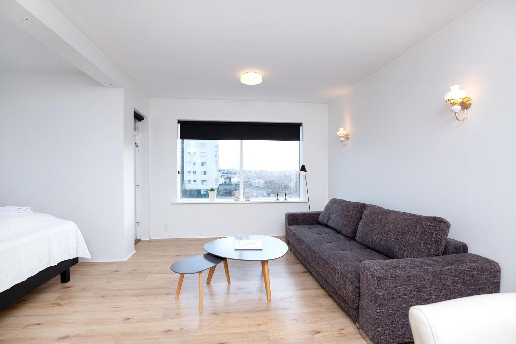 City view, bright & cozy - Free parking (A4)