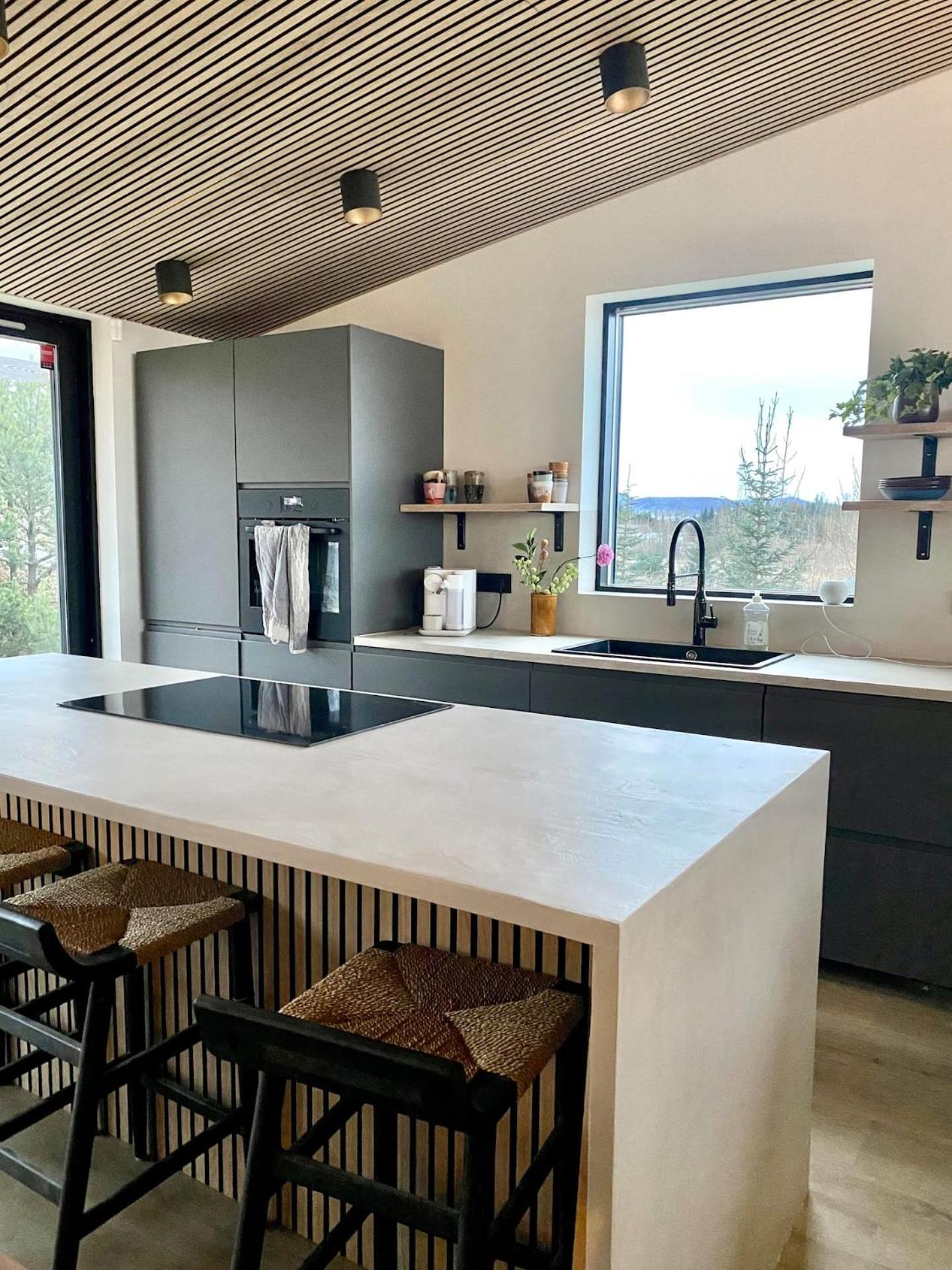 橡树林别墅 - 设计师私人北极光地热别墅（The Oak House - Designers Private Northern Lights Geothermal Villa）