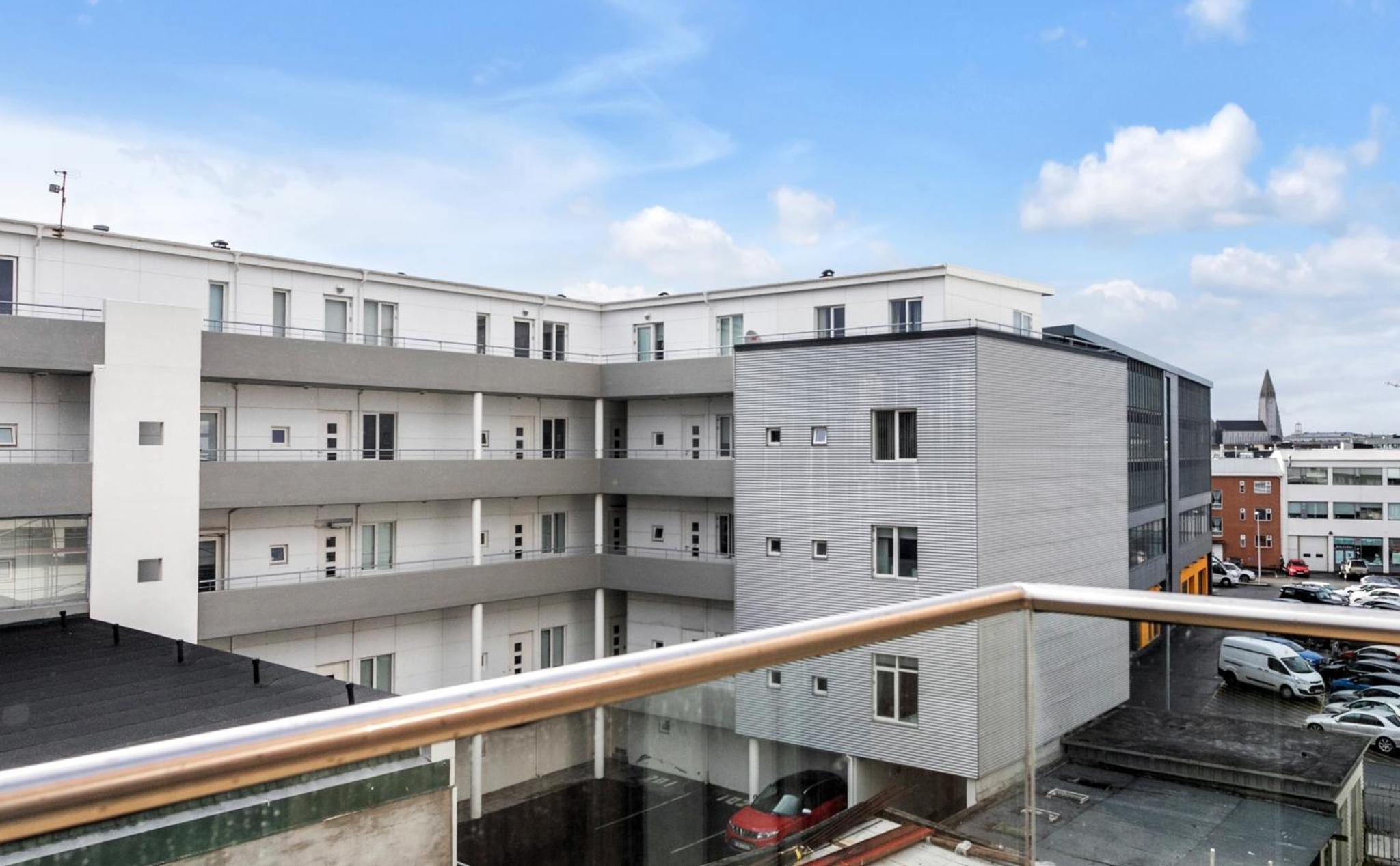 B18 Apartments