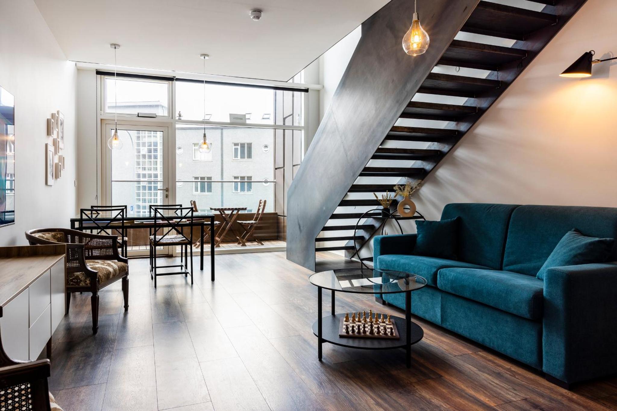 Modern Downtown 1 BR Apartment