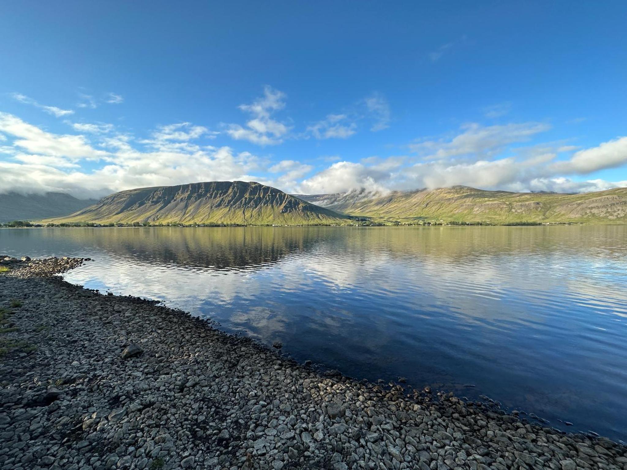舒适湖景木屋，距离雷克雅未克45分钟车程（Cosy Lakeview Cabin 45 minutes from Reykjavik）