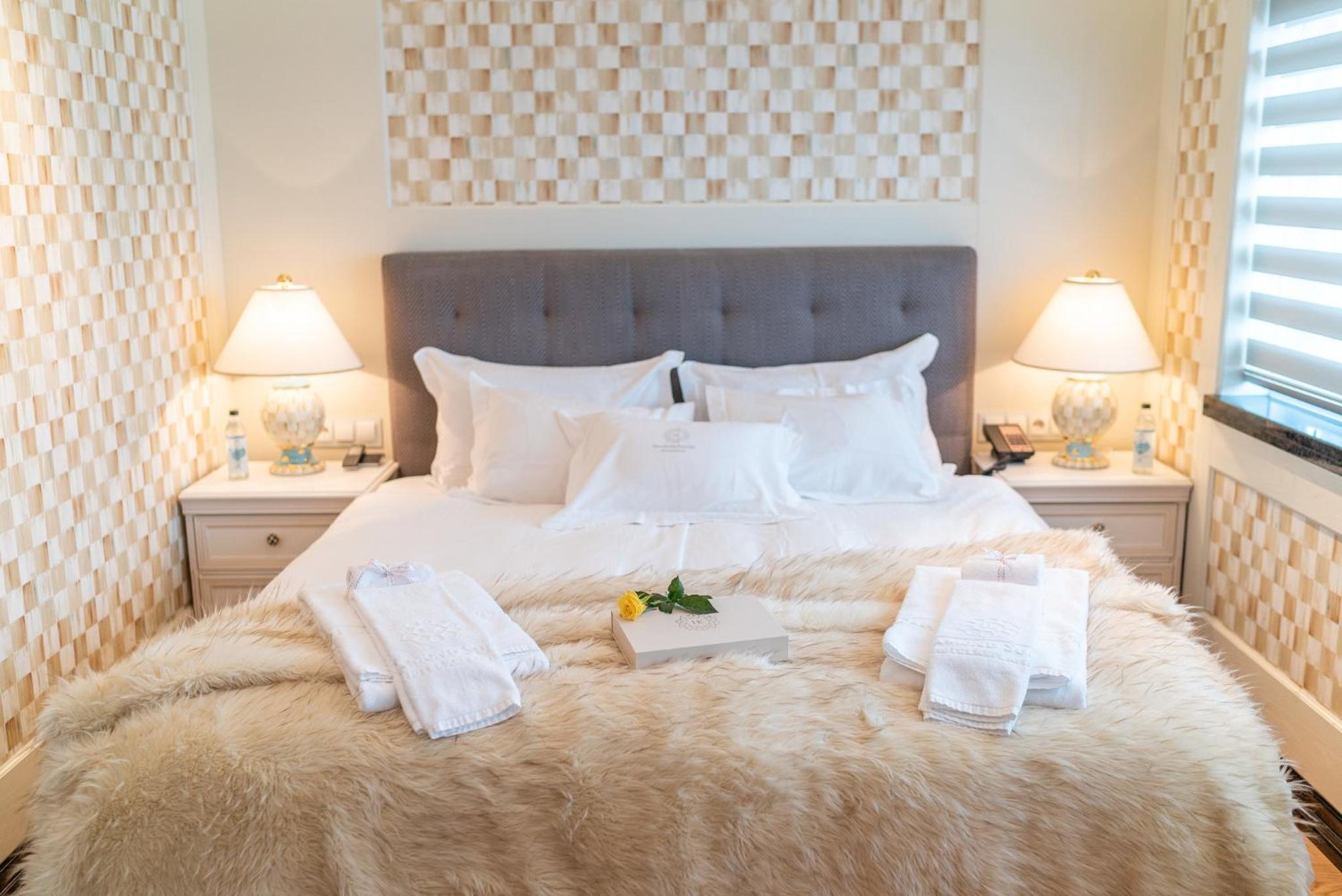 Diamond Suites