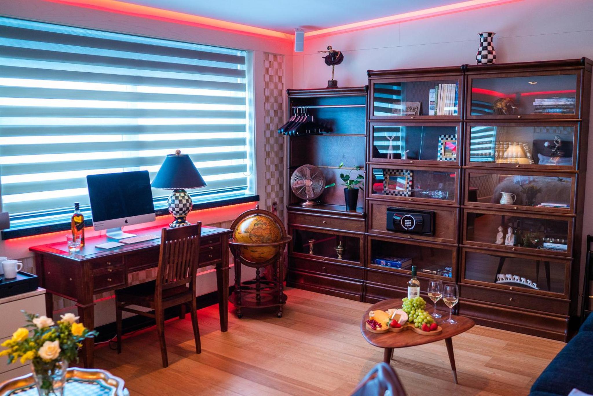 Diamond Suites