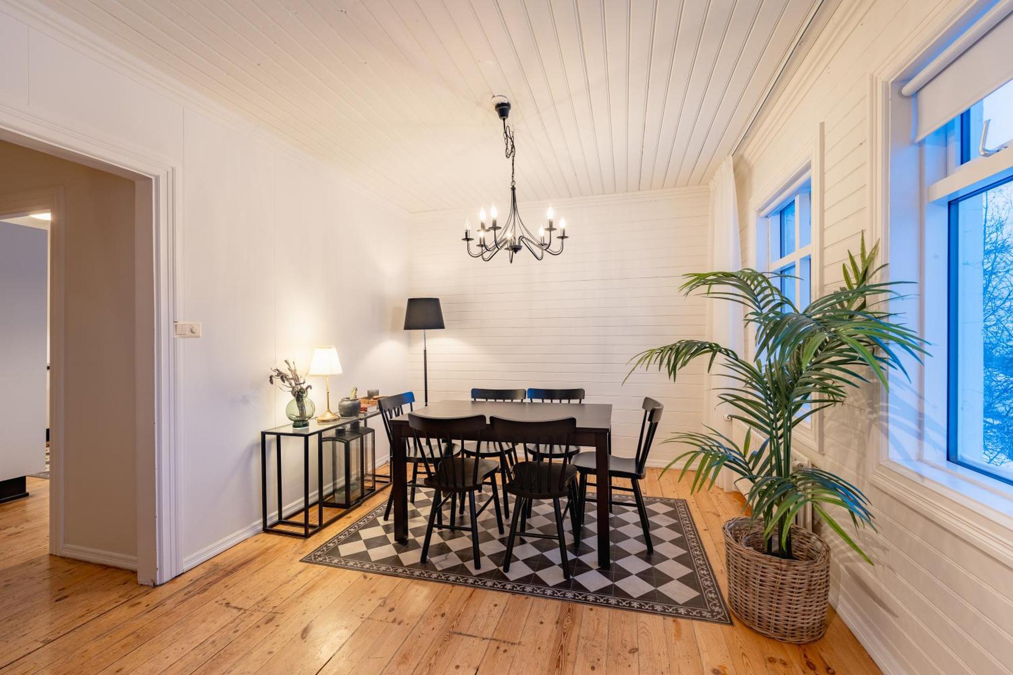 Day Dream Central Akureyri Three Bedroom Apt
