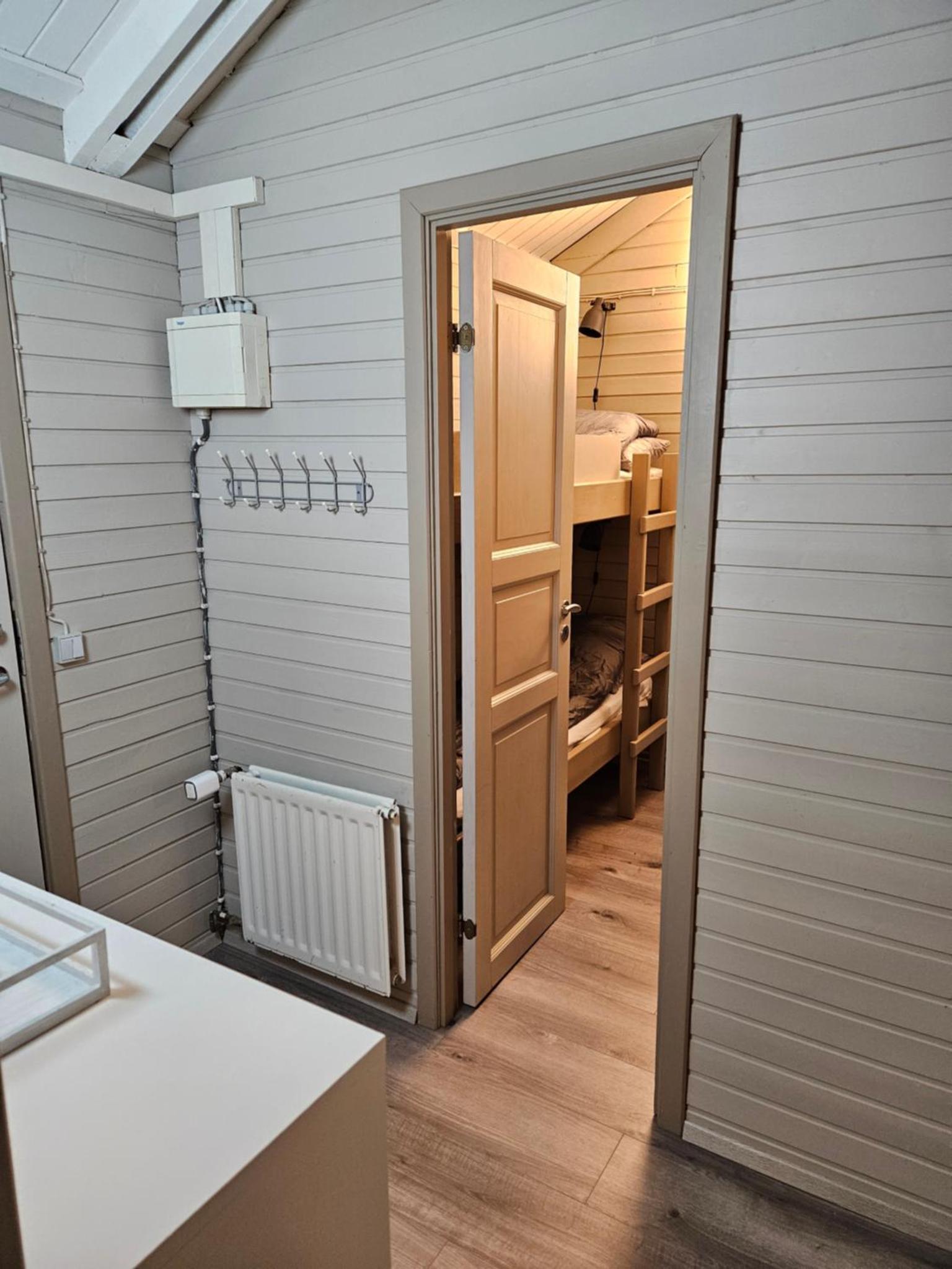 Afslappende og hyggelig hytte med udespa