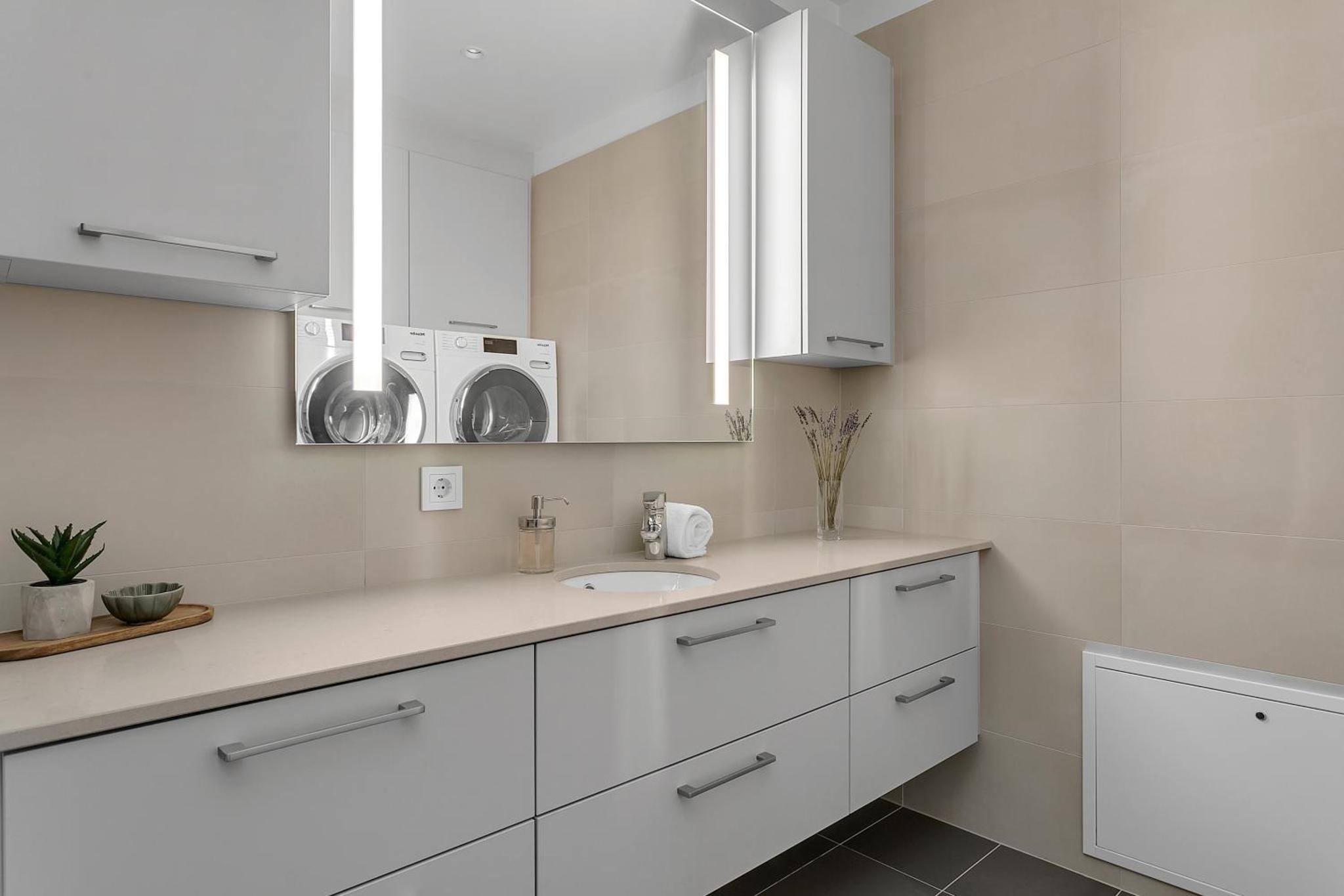 Sif Apartments