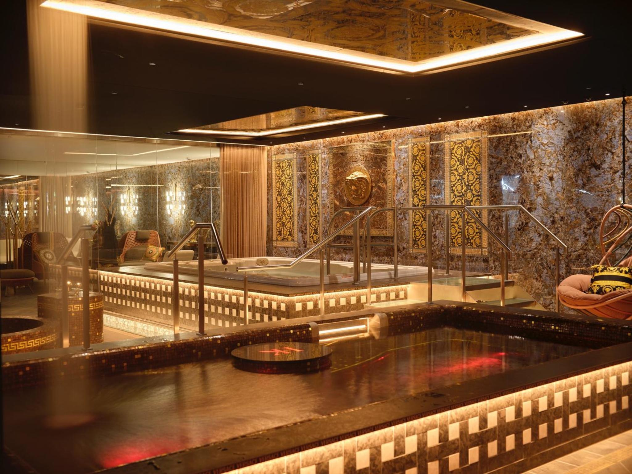 Diamond Suites