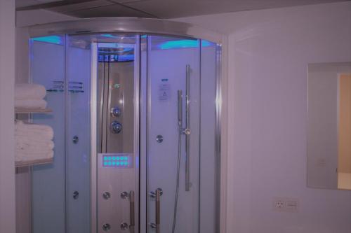 Deluxe Hostels & Suites